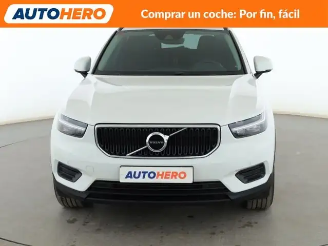 Volvo XC40 view 9