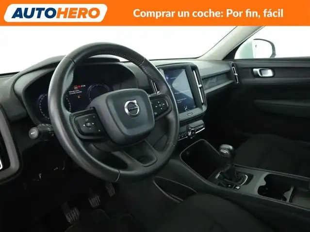 Volvo XC40 view 12