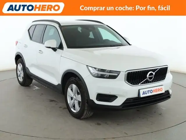 Volvo XC40 view 8