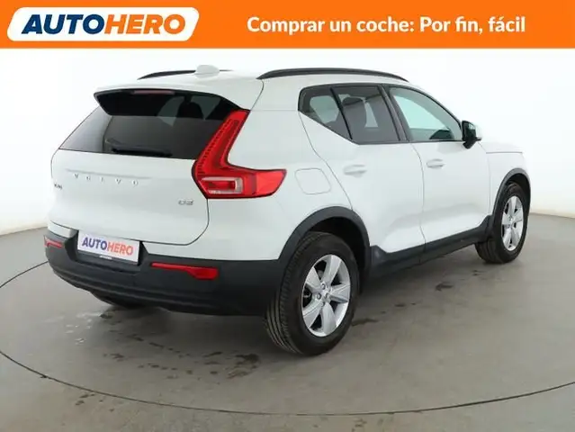 Volvo XC40 view 6