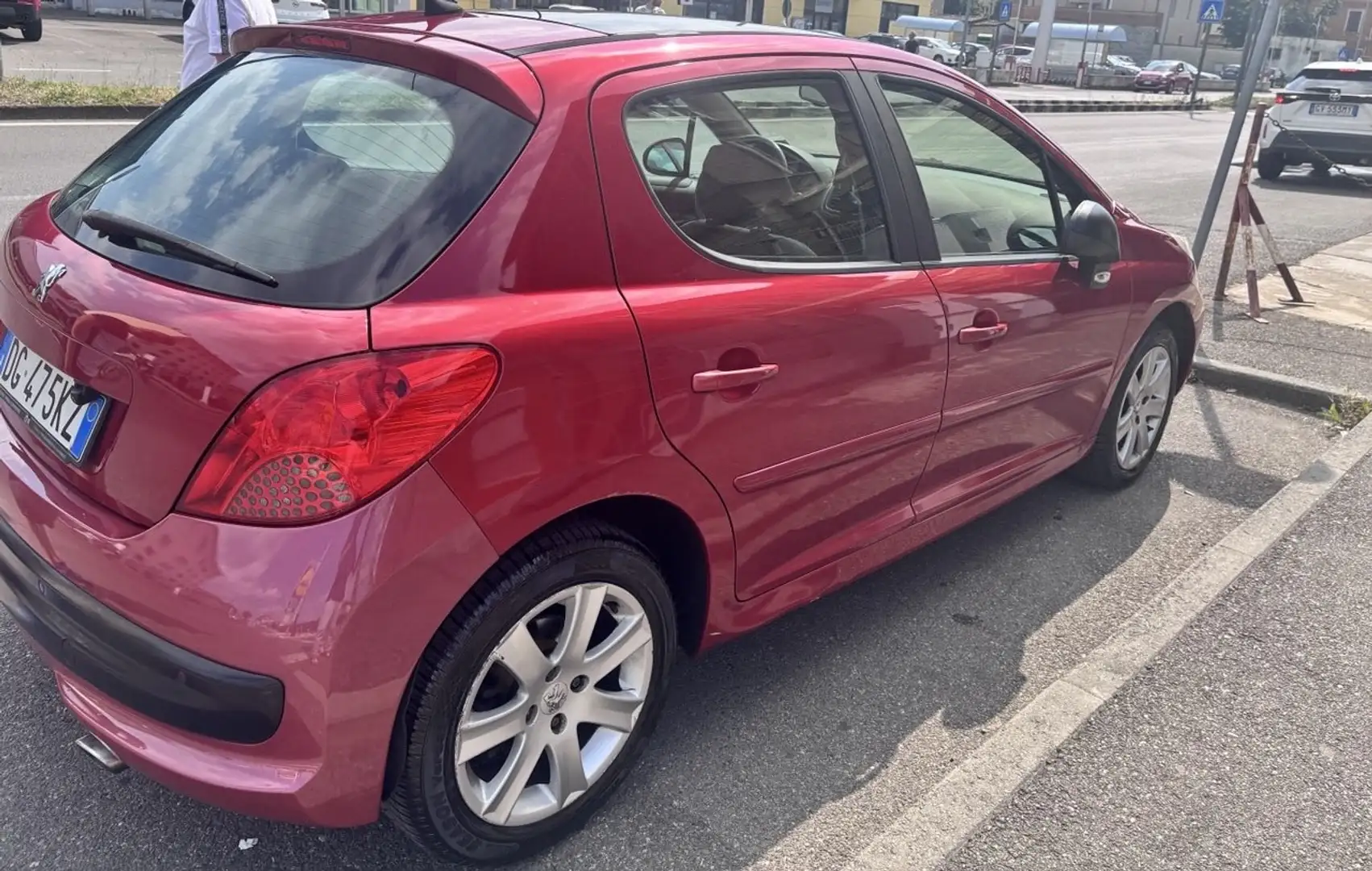 Peugeot 207 5p 1.6 hdi 16v Feline 110cv fap - 2