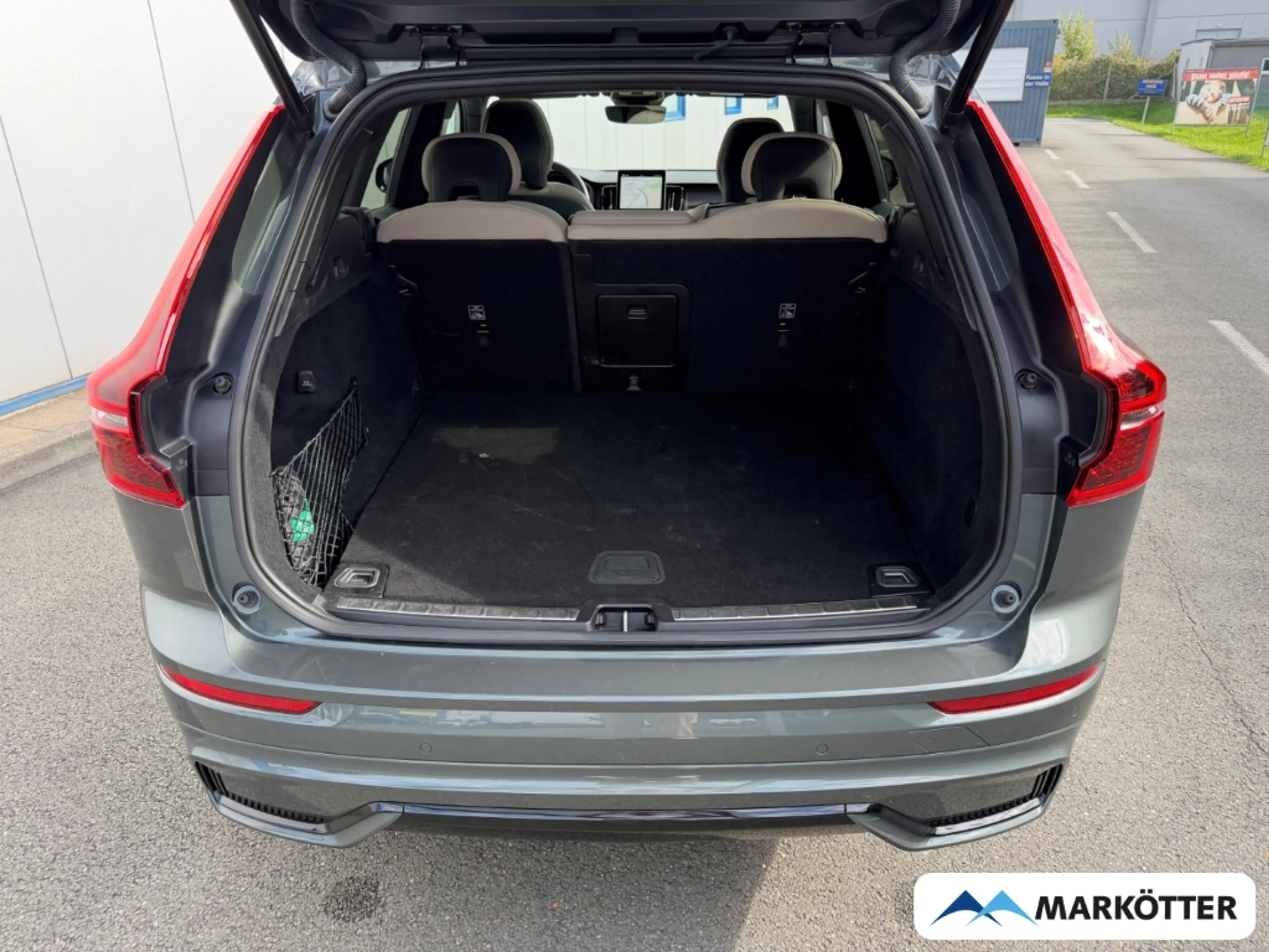 Volvo XC60 T8 AWD Plus Dark Recharge 360°/Pano/StandH/21'' — photo 7