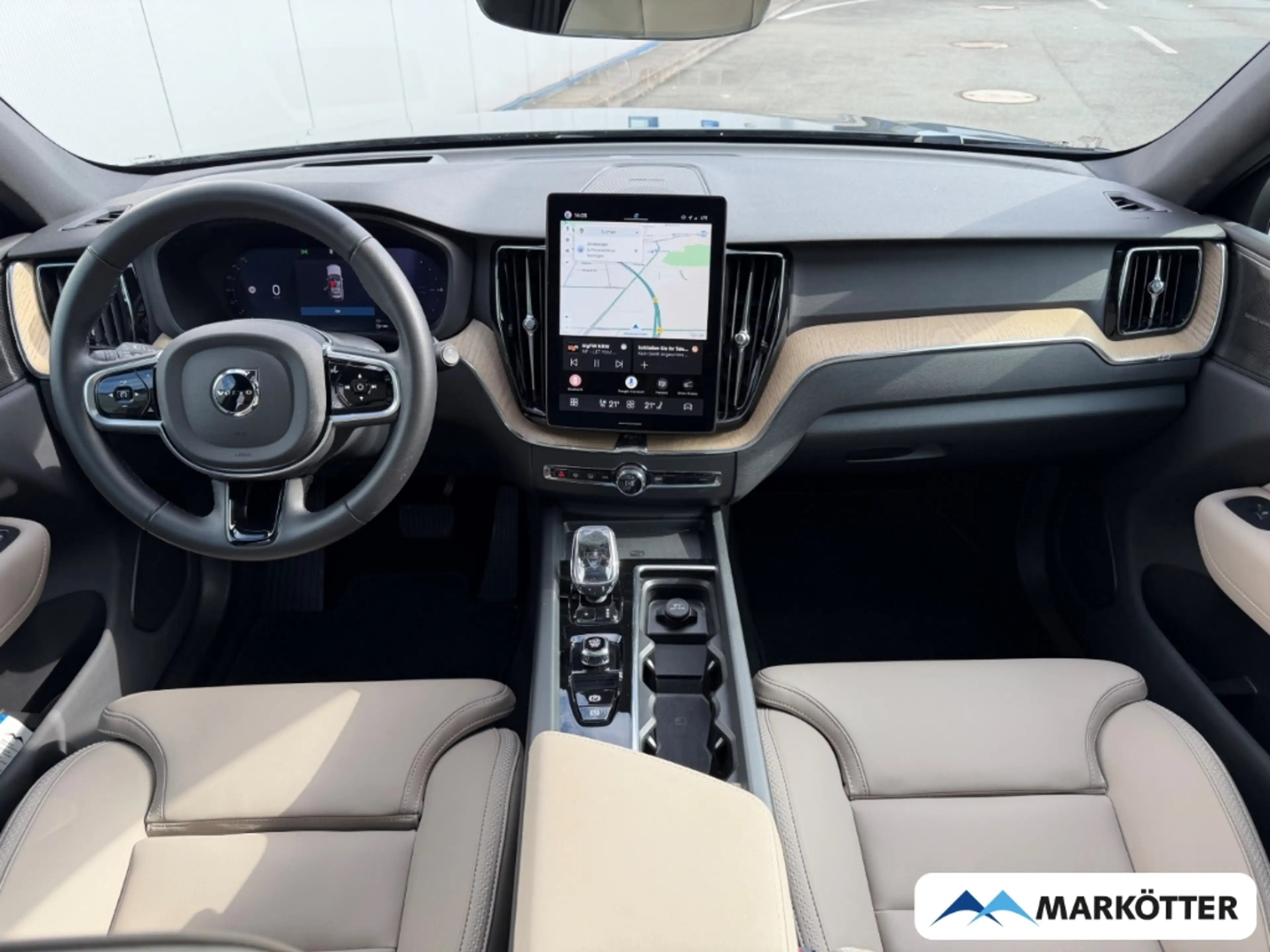 Volvo XC60 T8 AWD Plus Dark Recharge 360°/Pano/StandH/21'' — photo 3