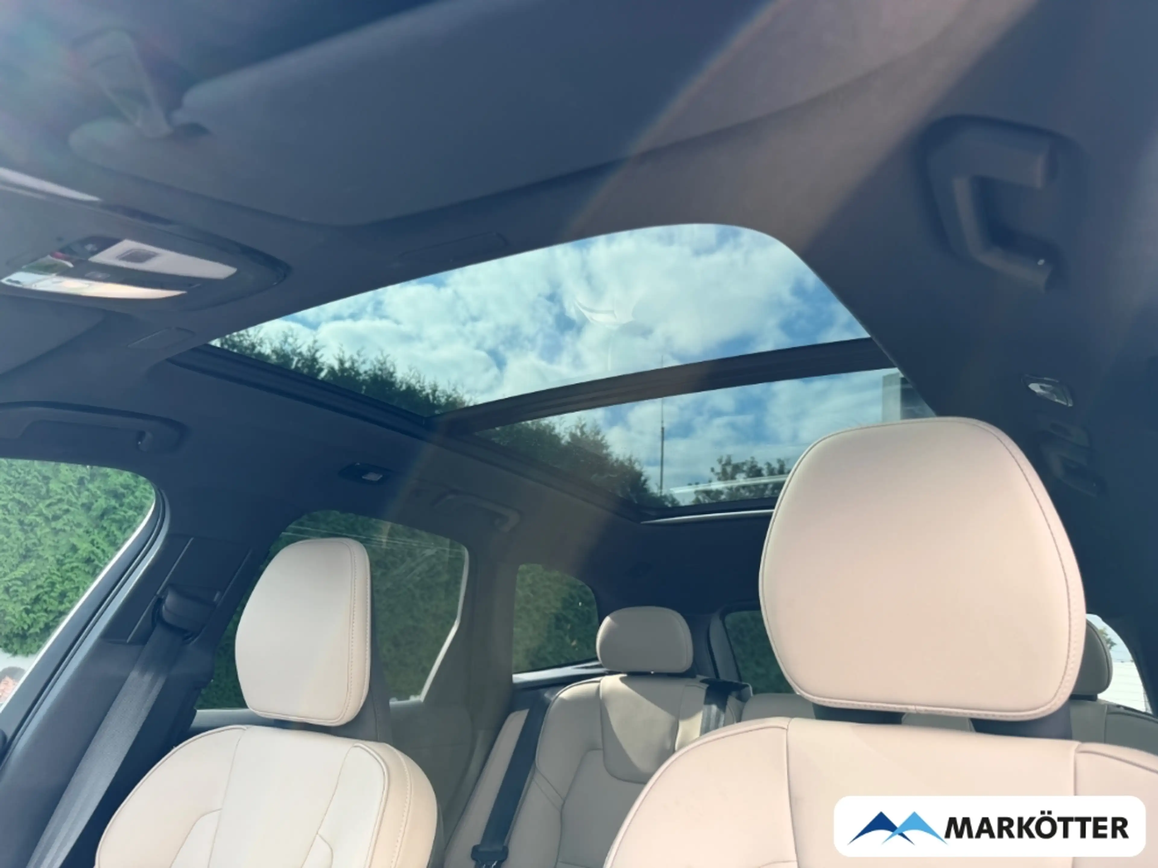 Volvo XC60 T8 AWD Plus Dark Recharge 360°/Pano/StandH/21'' — photo 11