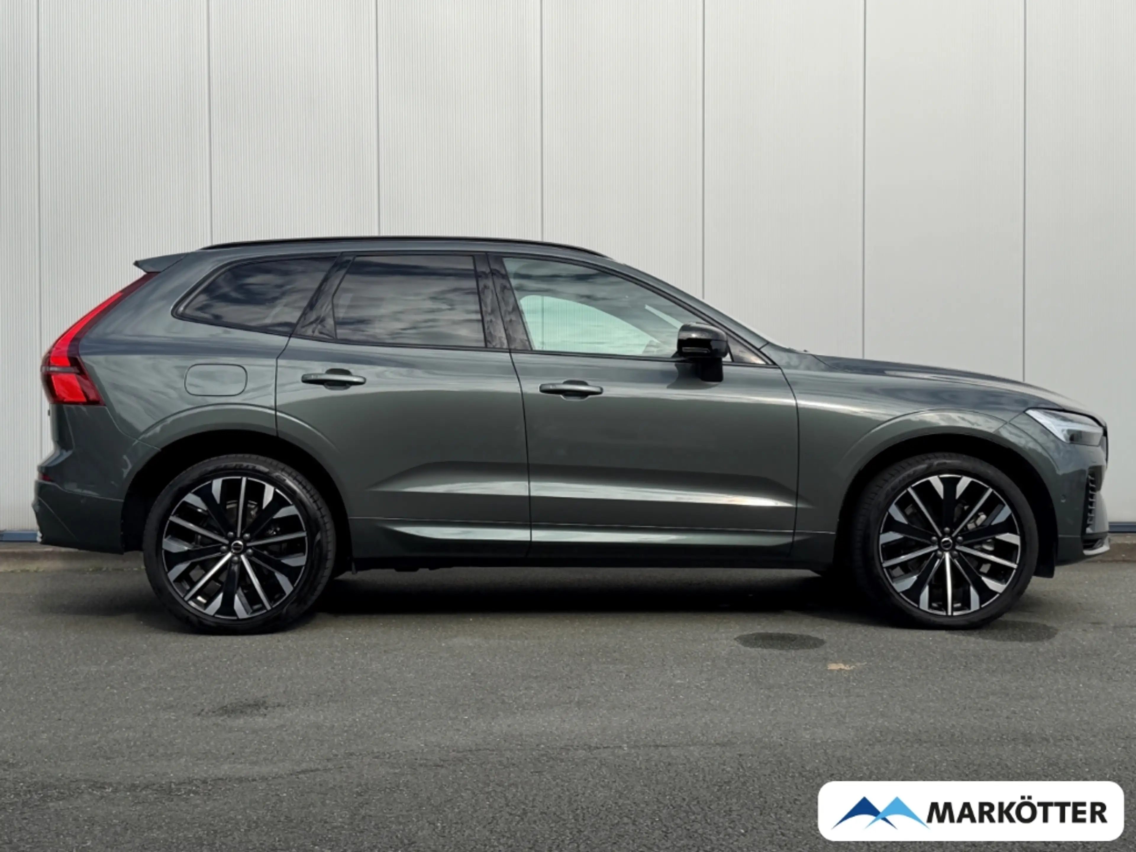 Volvo XC60 T8 AWD Plus Dark Recharge 360°/Pano/StandH/21'' — photo 5
