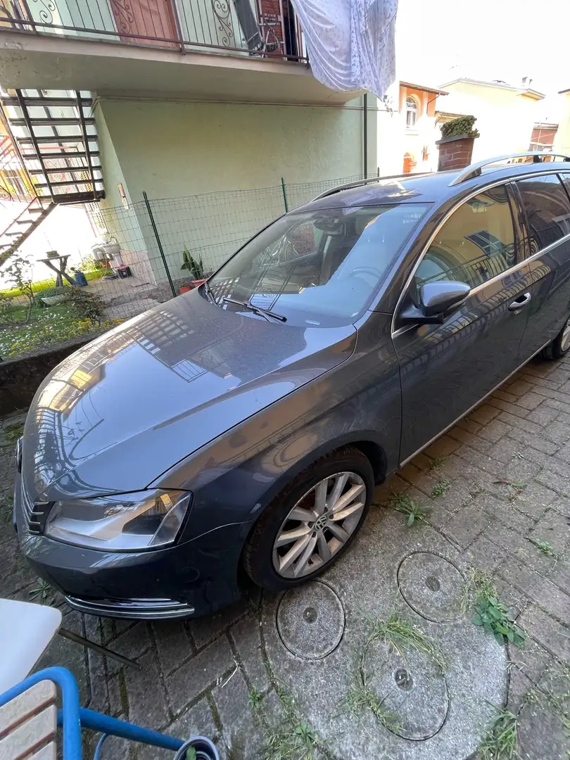 Volkswagen Passat Turbo - 1