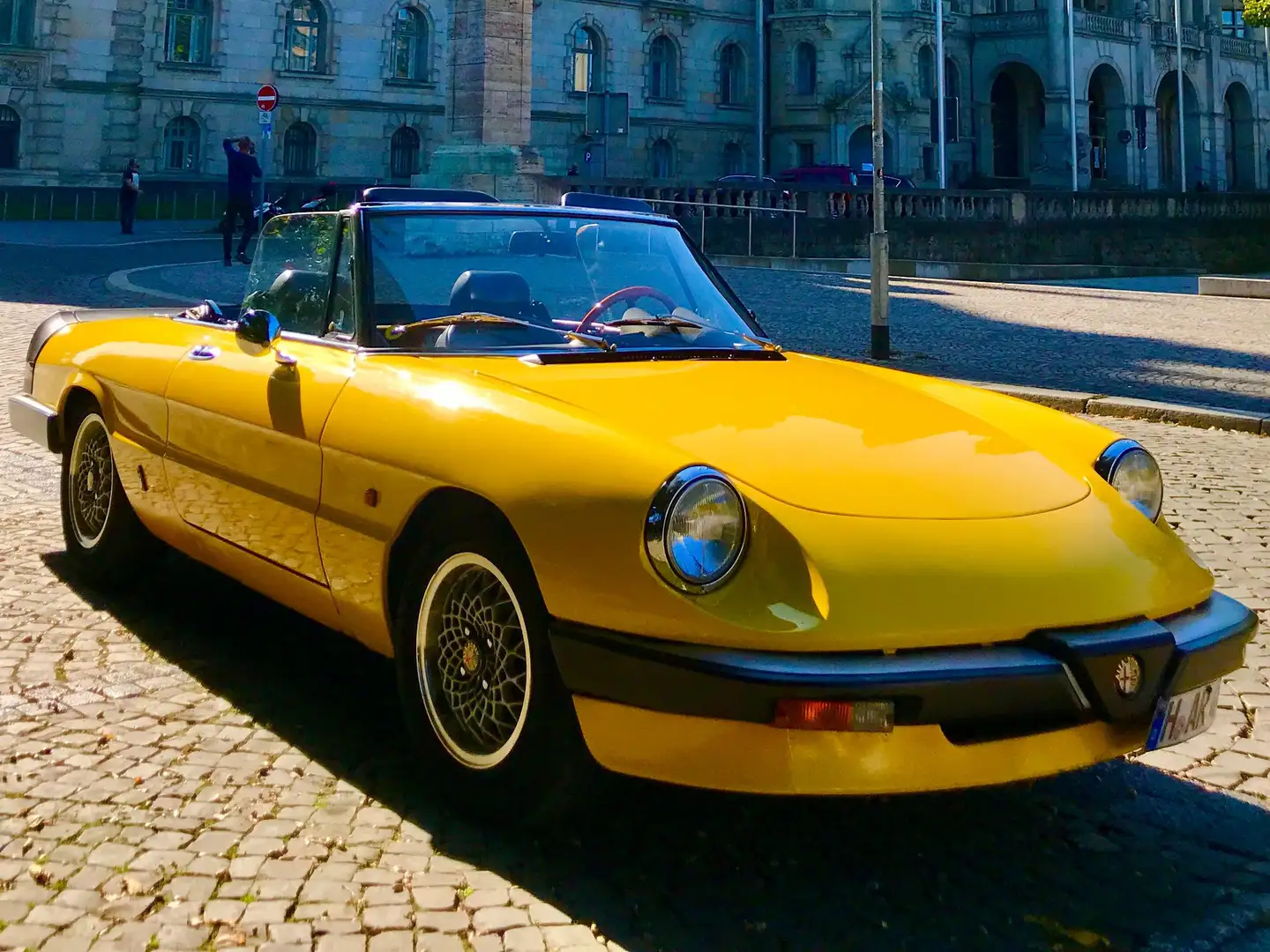 Alfa Romeo Spider Spider 2.0, rost-saniert, top Zustand Gelb - 1