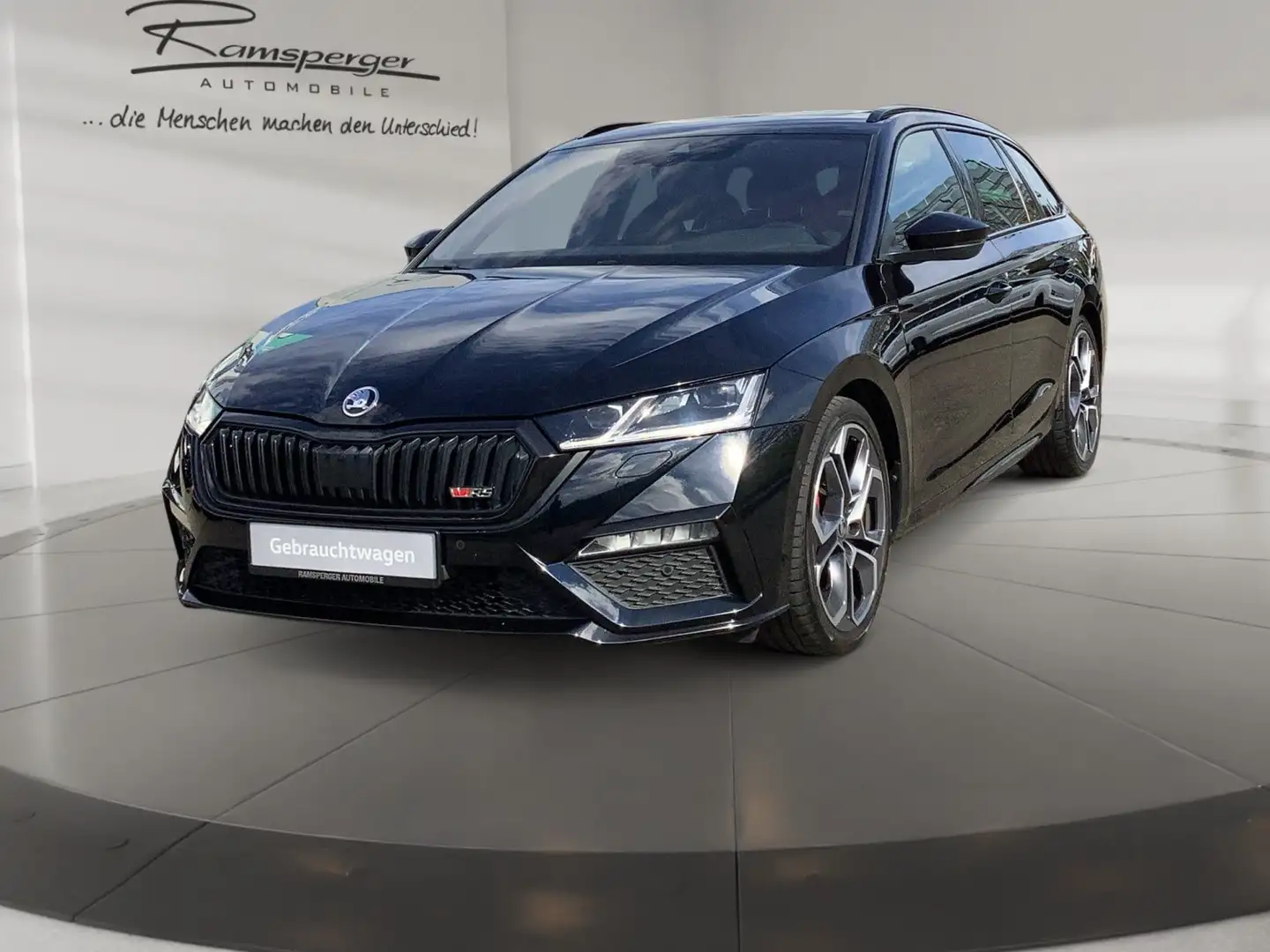 Skoda Octavia Combi 2.0 TSI DSG RS ACC Matrix Pano PDC Schwarz - 2