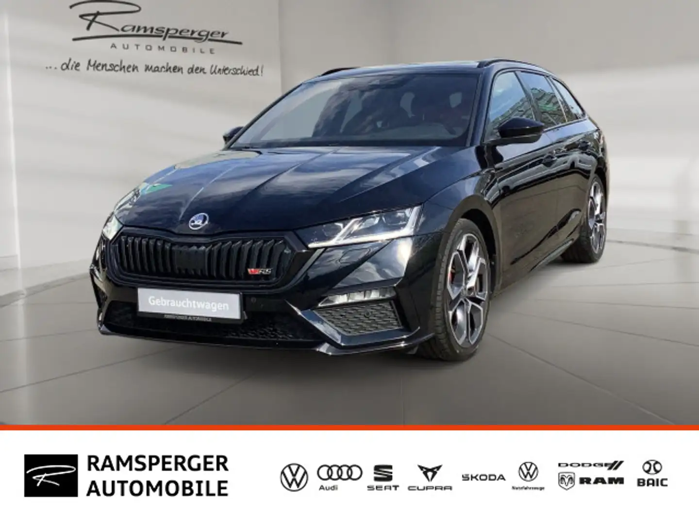 Skoda Octavia Combi 2.0 TSI DSG RS ACC Matrix Pano PDC Schwarz - 1