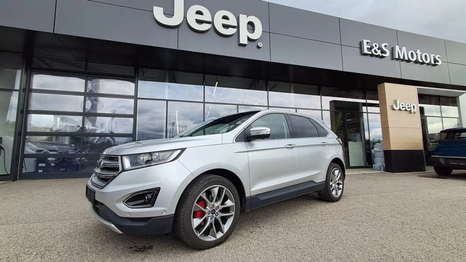Ford Edge 2,0 TDCi Titanium 4x4 Start/Stop Grau - 2