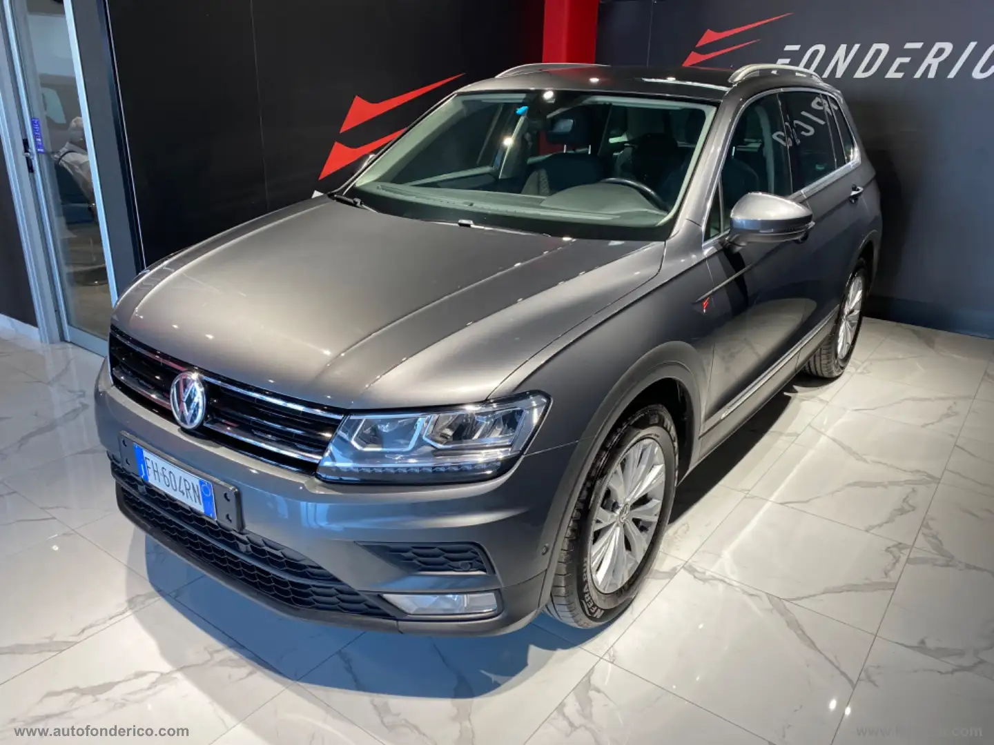 Volkswagen Tiguan 2.0 TDI 4MOTION Business BMT Grigio - 2