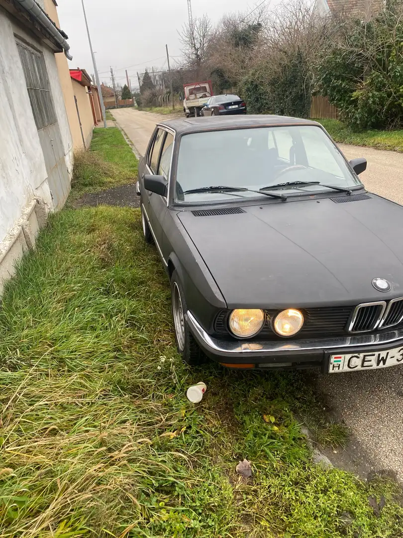 BMW 528 528i Schwarz - 2