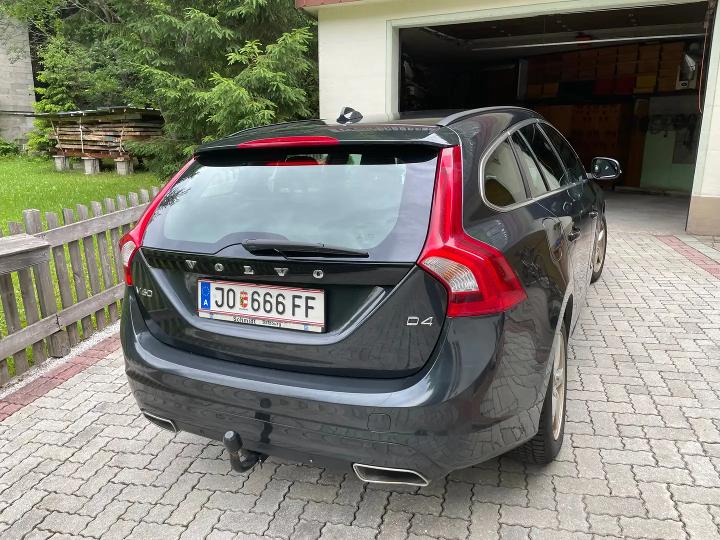 Volvo V60 D4 Grau - 2