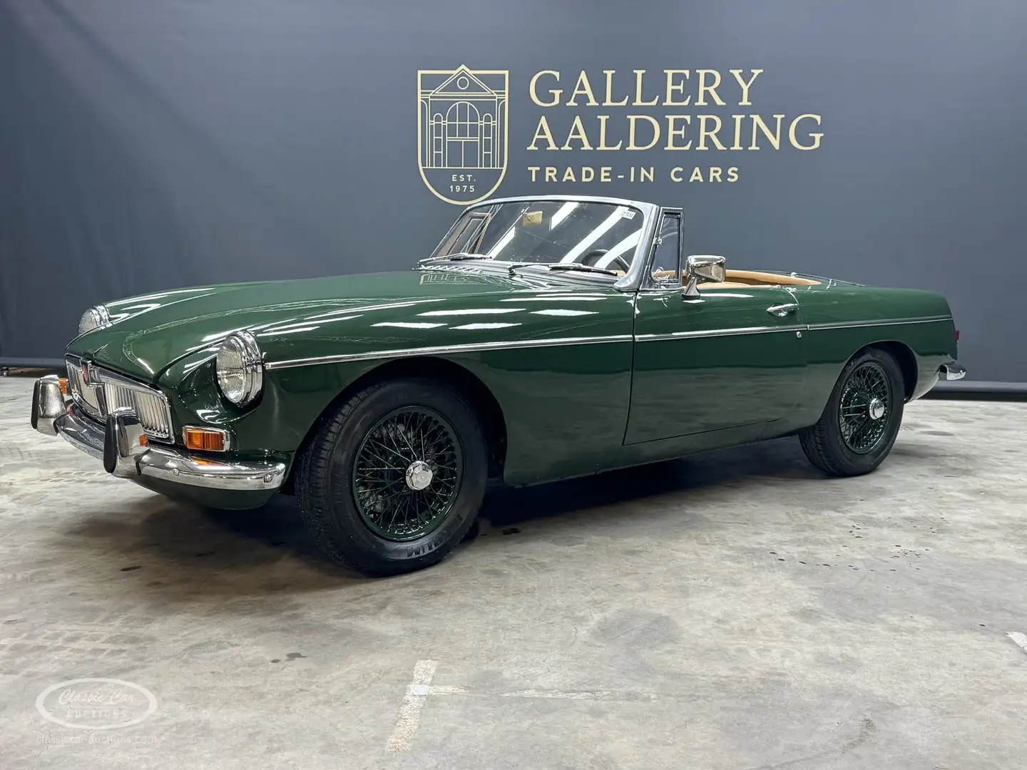 MG MGB Roadster Trade-in-car Restored condition, "British Verde - 1