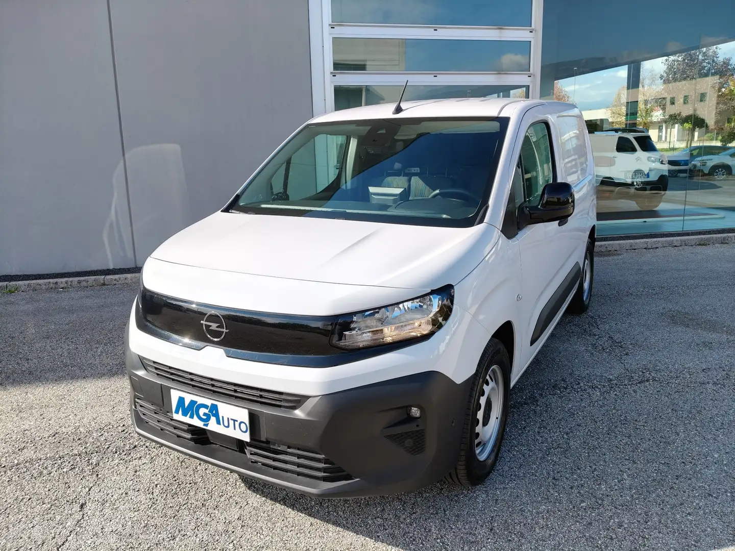 Opel Combo COMBO-E CARGO 50KWH PC L1H1 Bianco - 1