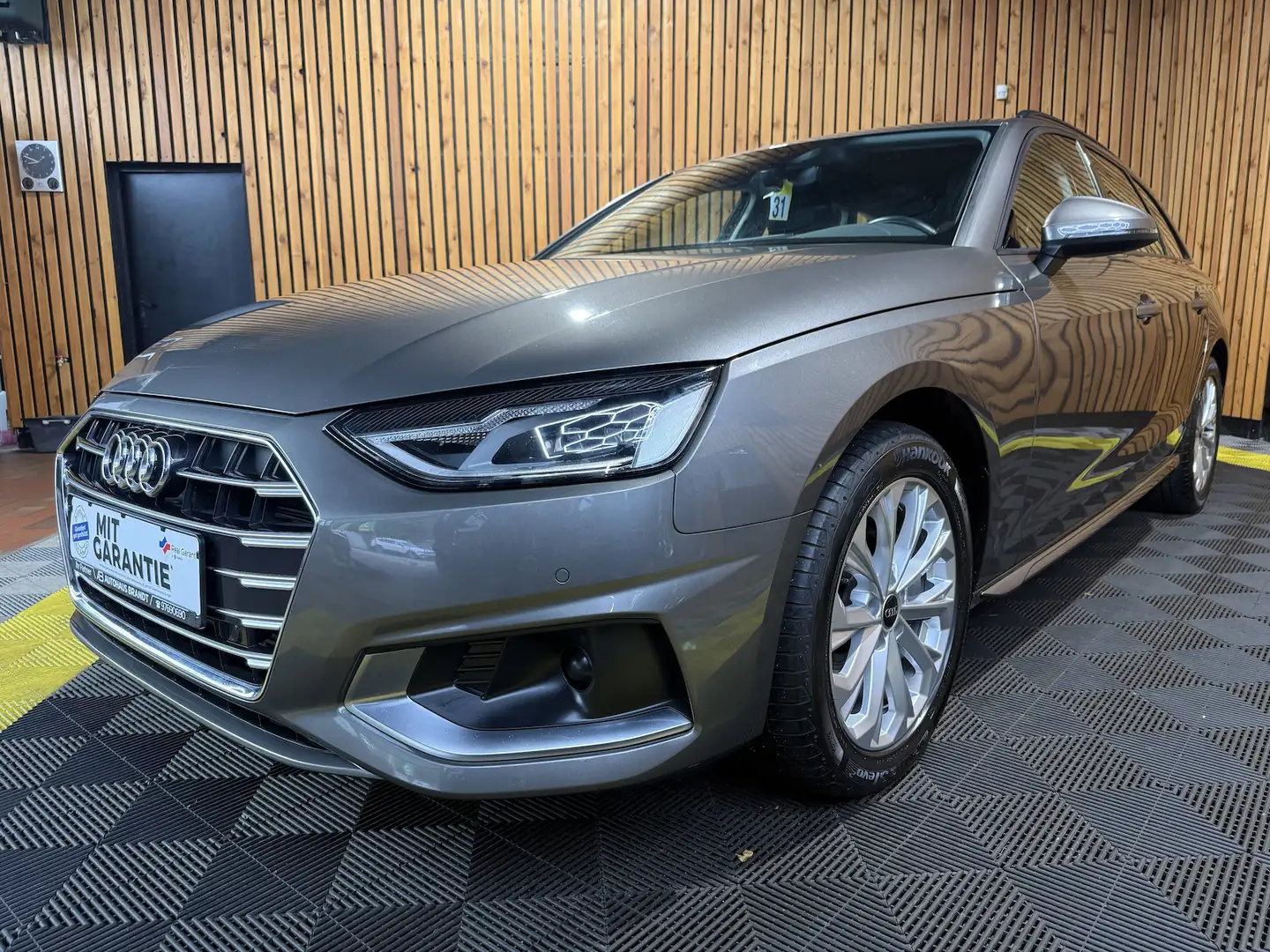 Audi A4 Avant advanced 40 TFSI Aut. Navi+*LED*Tempo* Grau - 1