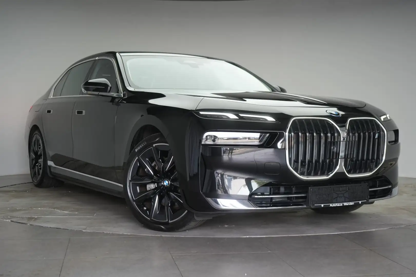 BMW i7 eDrive50 M Sport Leder/Kamera/HUD/B&W/Wide/S Noir - 1