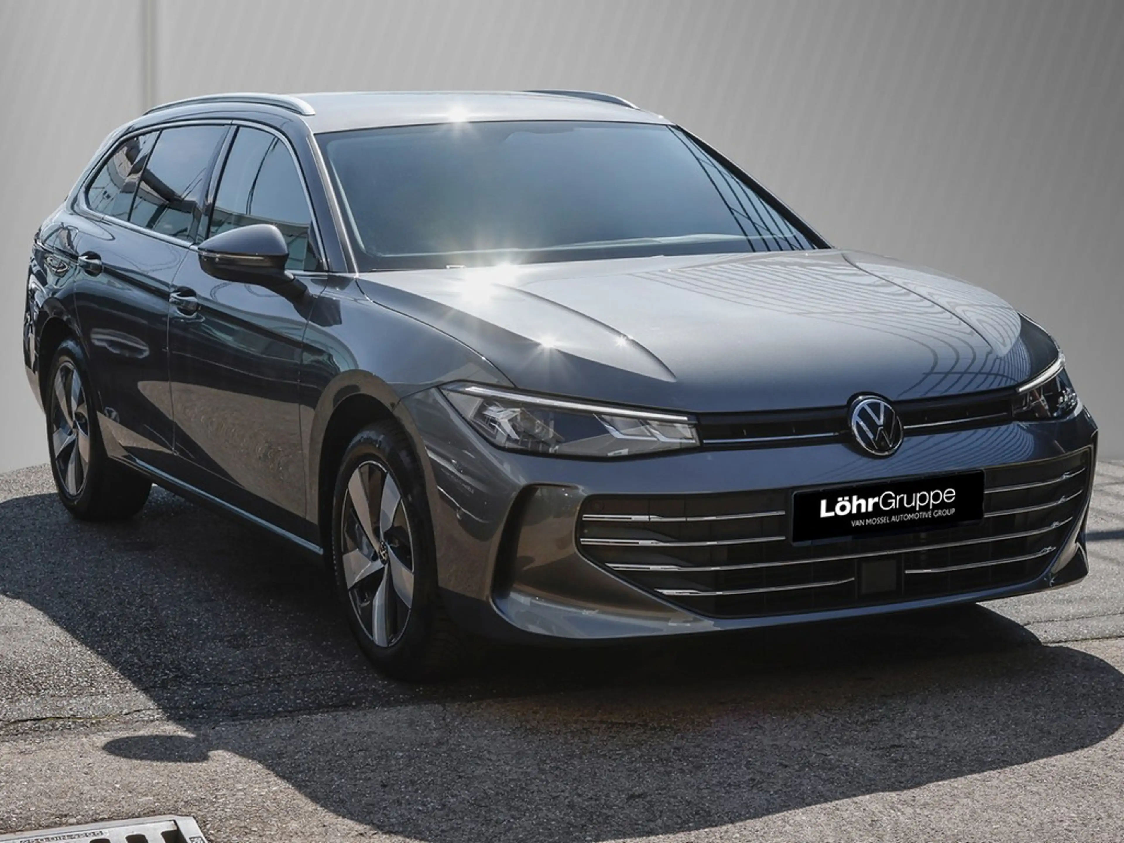 Volkswagen Passat Variant 2.0 TDI DSG Business AHK/Navi/RFK — photo 4
