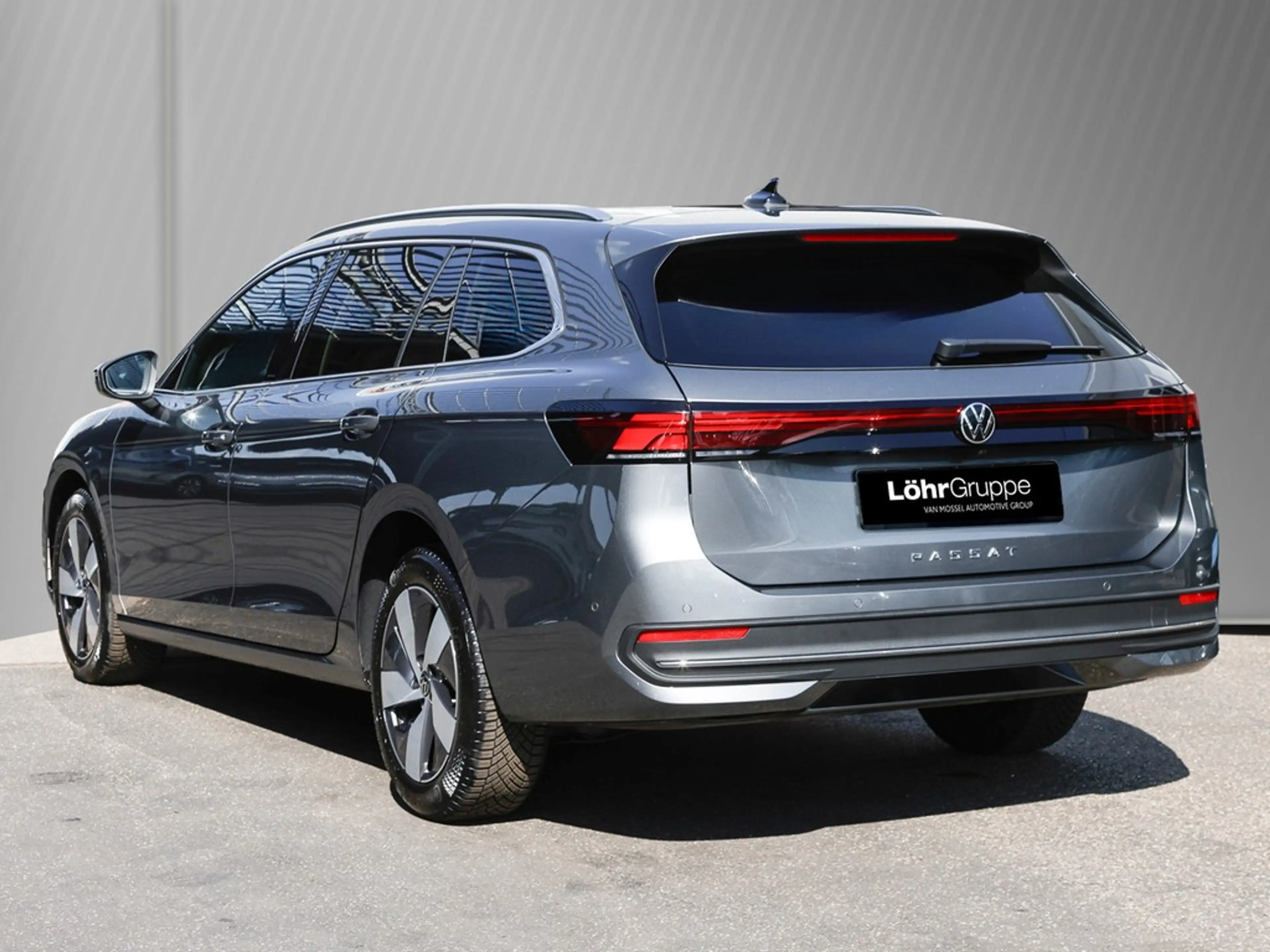 Volkswagen Passat Variant 2.0 TDI DSG Business AHK/Navi/RFK — photo 5