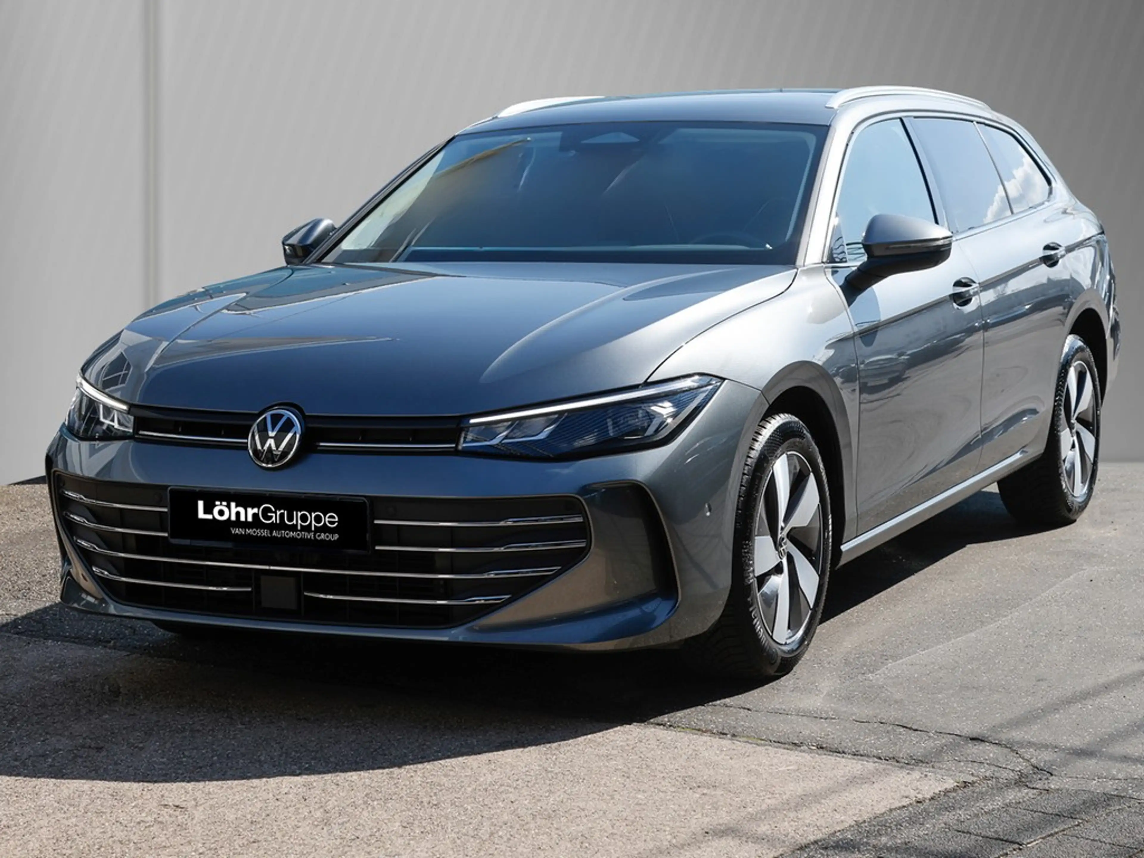 Volkswagen Passat Variant 2.0 TDI DSG Business AHK/Navi/RFK — photo 3