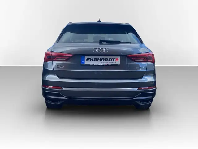 Audi Q3 view 7