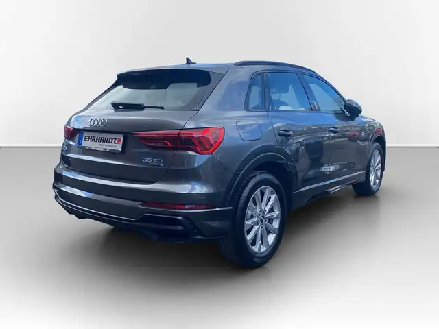 Audi Q3 view 6