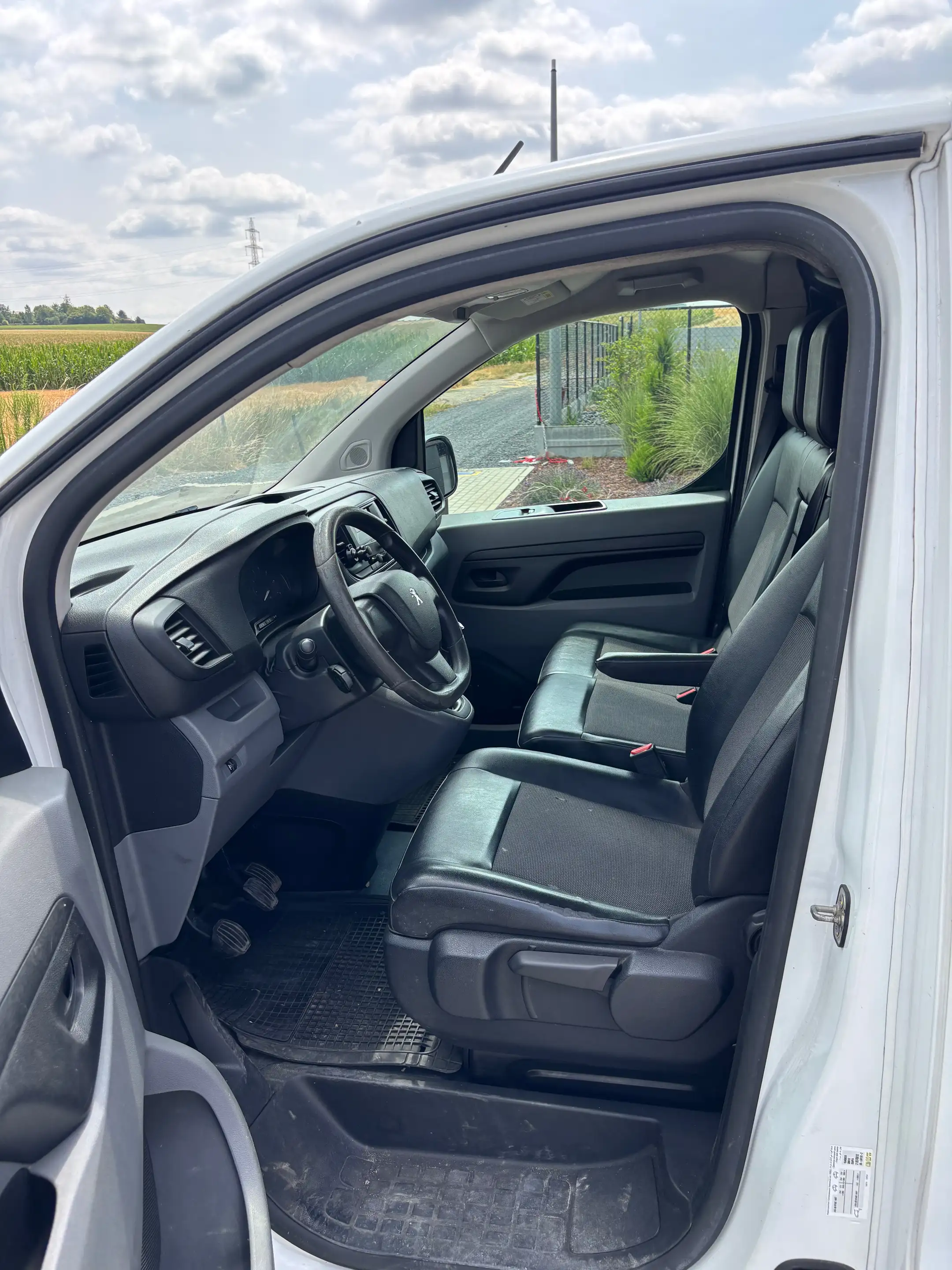 Peugeot Expert 1.6 BlueHDi L1 Compact Pro — photo 9