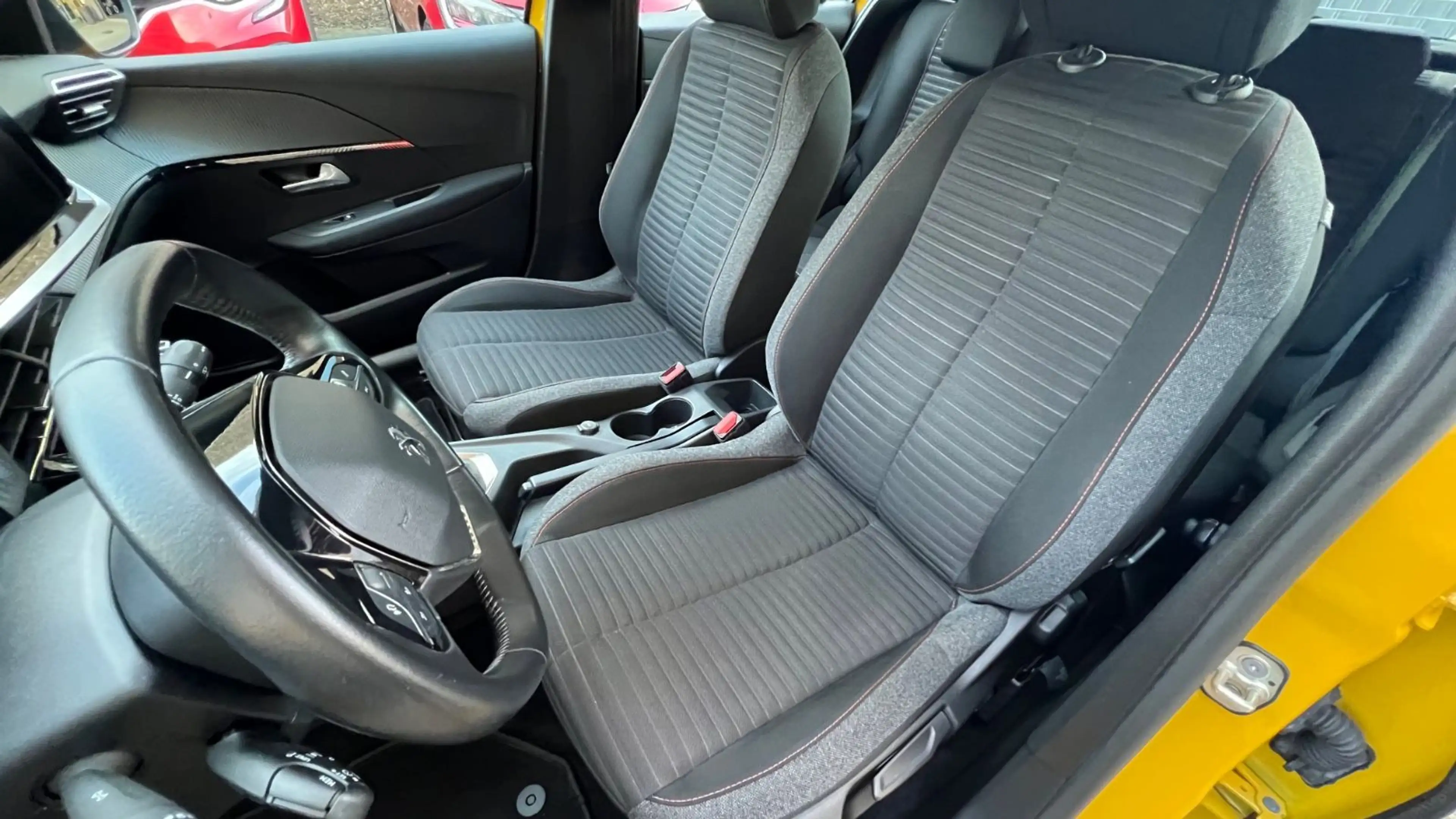 Peugeot 208 Active 1.2 — photo 9