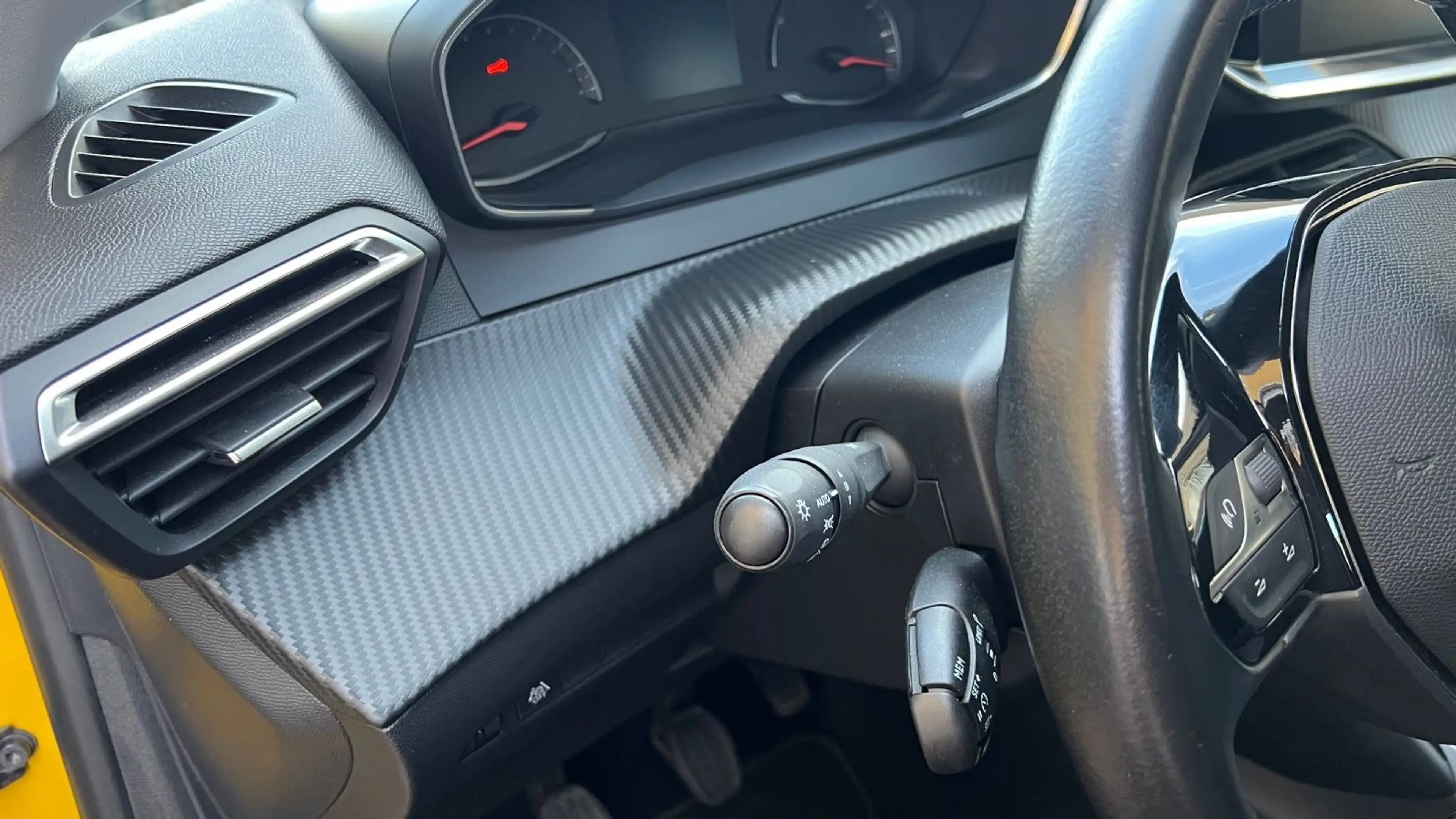 Peugeot 208 Active 1.2 — photo 14