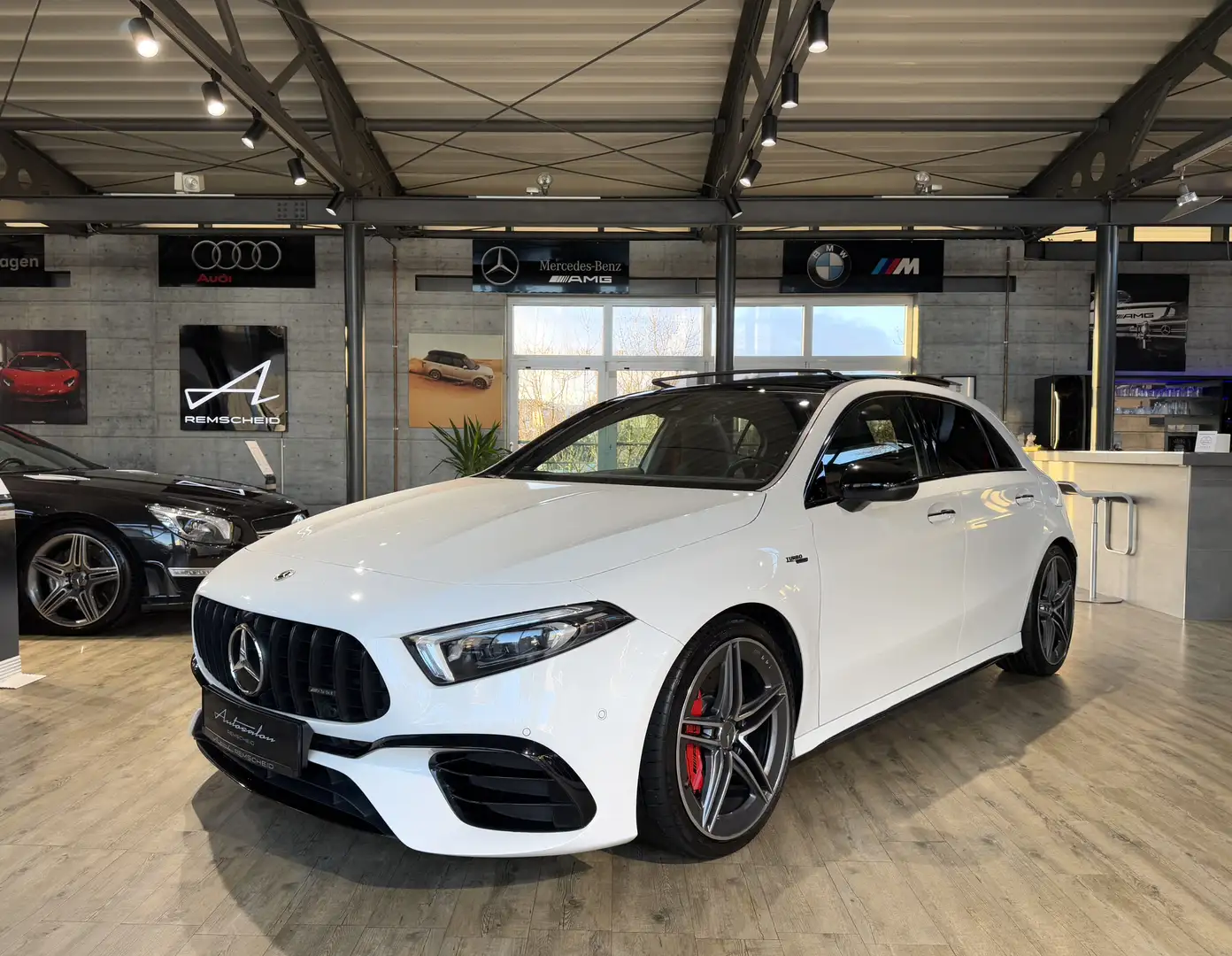 Mercedes-Benz A 45 AMG S 4Matic*PANO*BURMESTER*KAMERA*LED*MBUX Weiß - 1