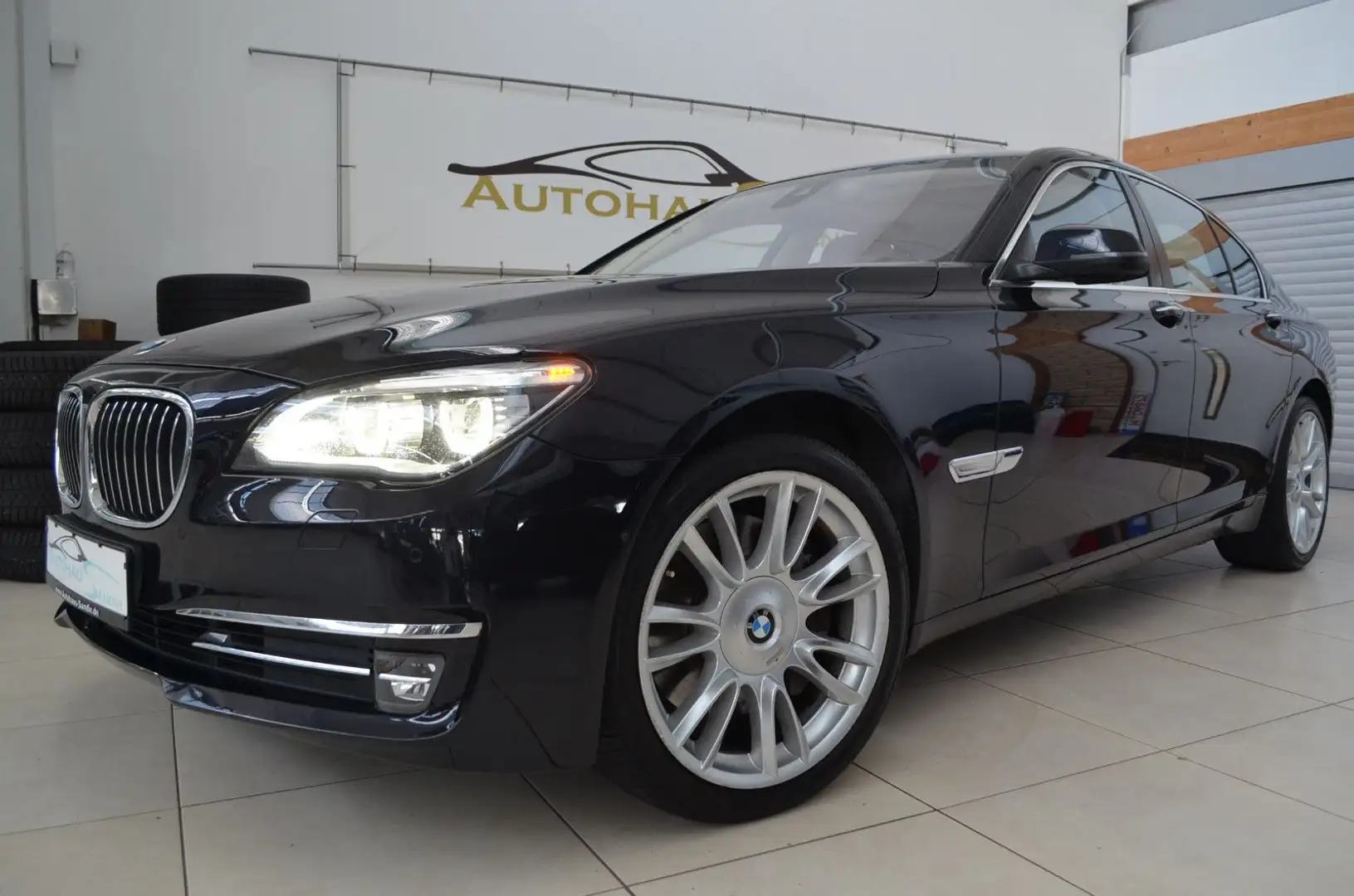 BMW 750 i xDrive Individual ~Leder~Navi~HuD~GSD~LED Nero - 2