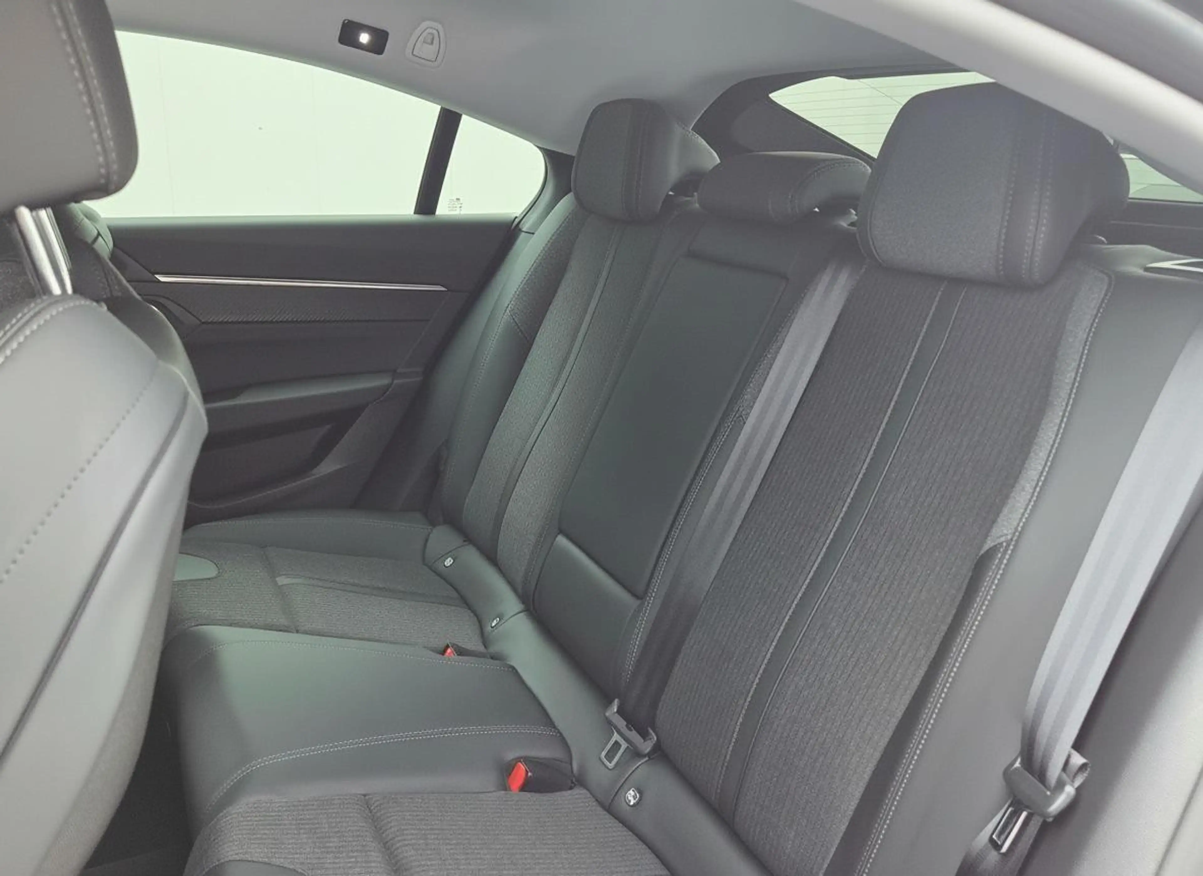 Peugeot 508 1.6 HYbrid 225pk Allure | Camera | Adaptive cruise — photo 10