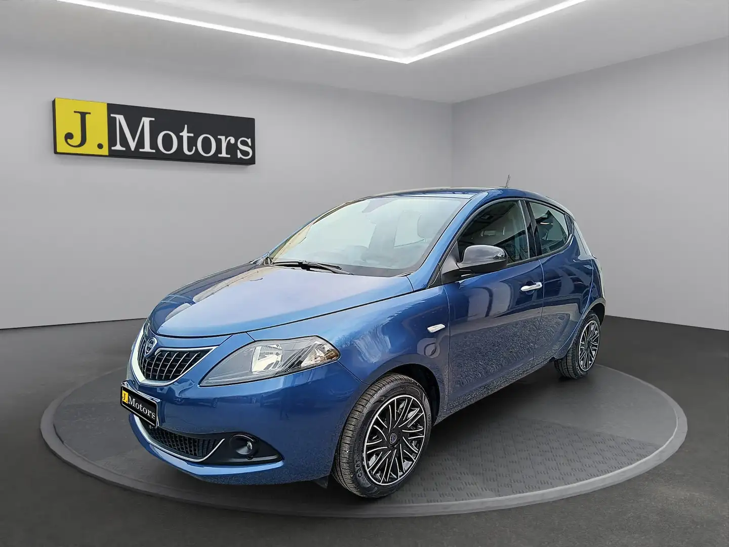 Lancia Ypsilon 1.0 HYBRID Gold FireFly 5 posti Sensori CarPlay Blauw - 1