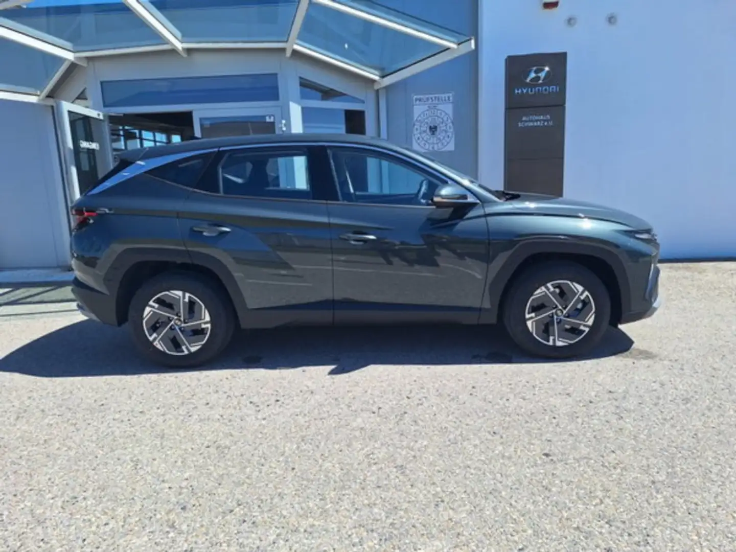 Hyundai TUCSON NX4 Smart Line 1,6 T-GDi 2WD DCT t7bs2-P20/21 Grün - 2