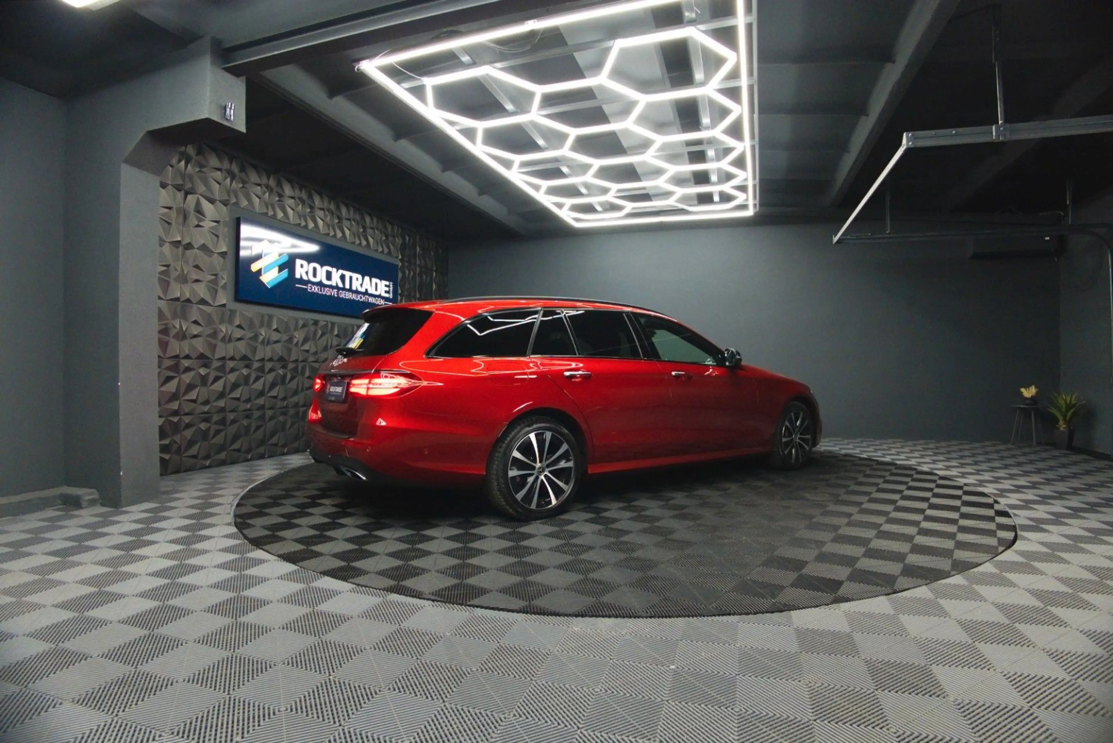 Mercedes-Benz E 400 d T 4Matic AMG Night-Paket ACC Widescreen — photo 15