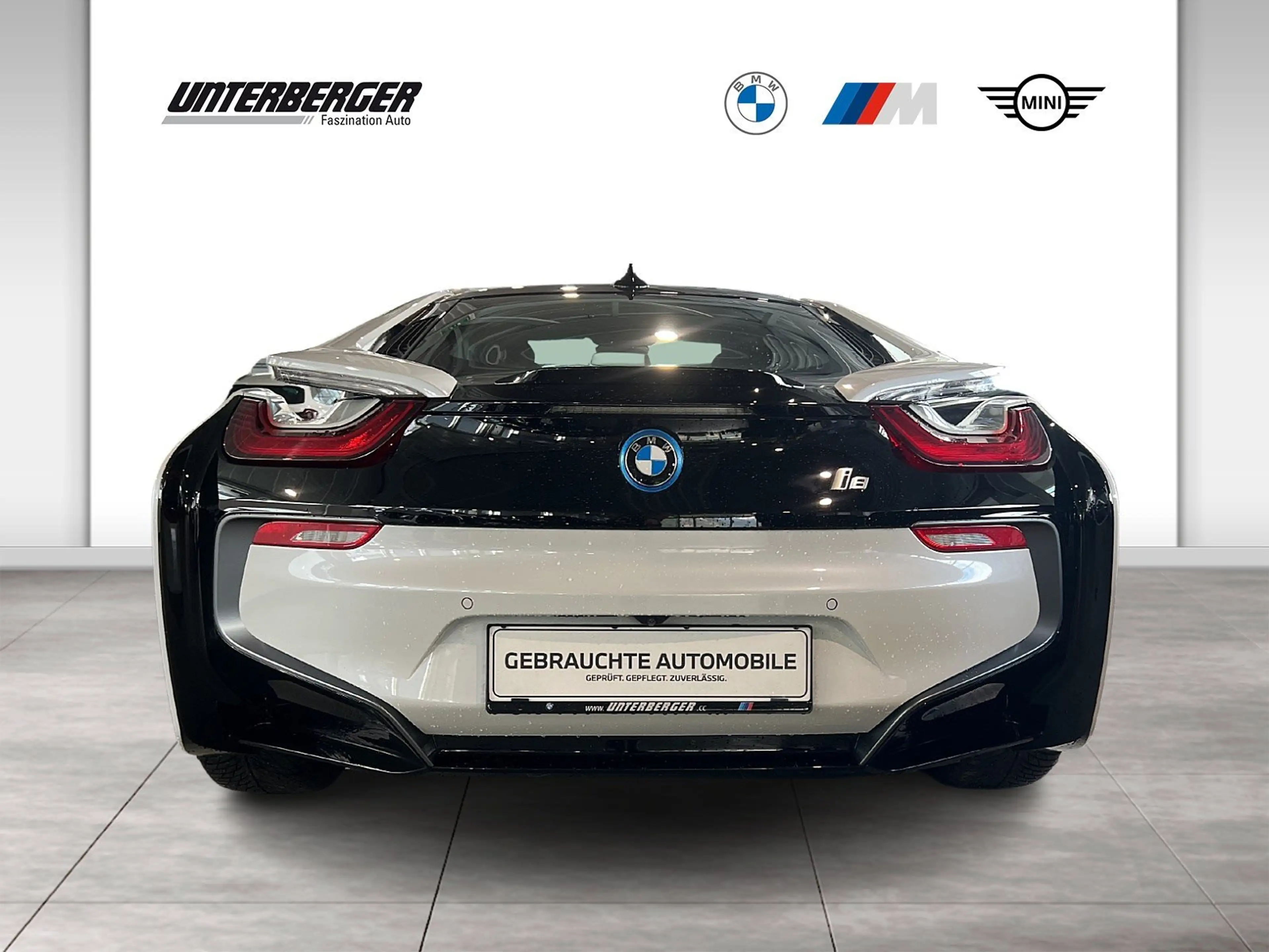 BMW i8 Head-Up HK HiFi DAB LED Navi Prof. Shz PDC — photo 3