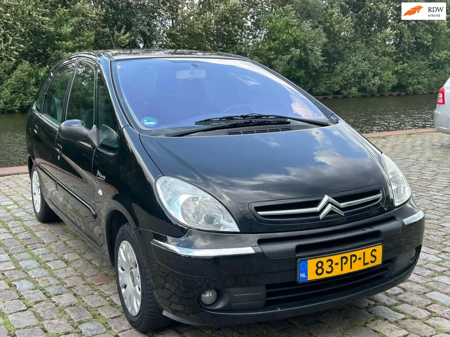 Citroen Xsara Picasso 1.8i-16V Negro - 1