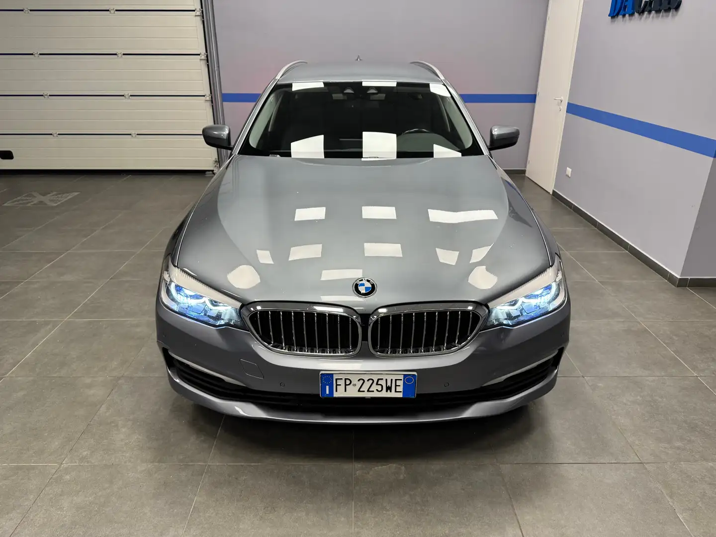 BMW 520 520d Touring Luxury auto Gris - 2