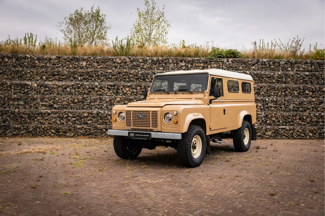 Land Rover Defender 110 V8 Hard Top Volledig gerestaureerd, foto 5