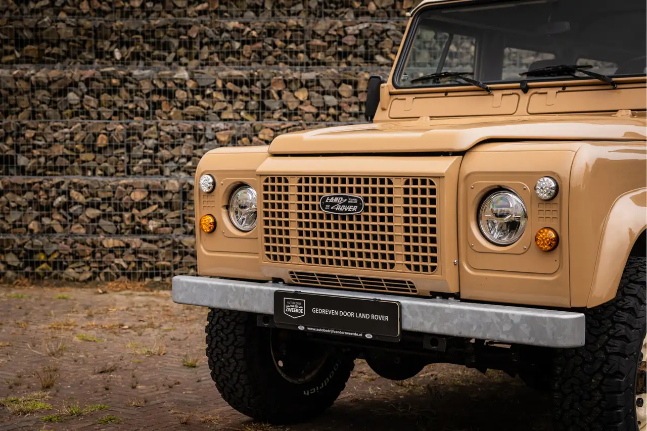 Land Rover Defender 110 V8 Hard Top Volledig gerestaureerd, foto 9