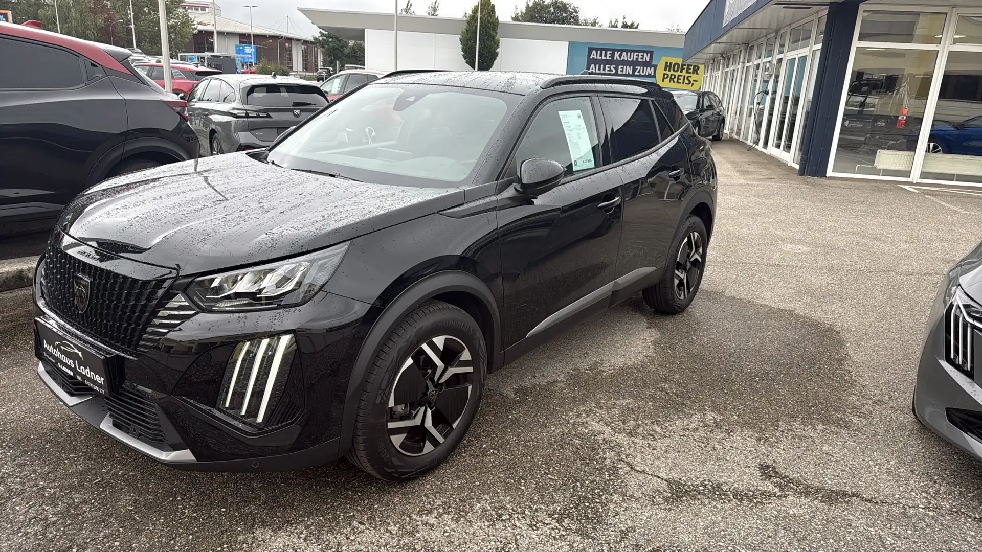 Peugeot 2008 Allure PureTech 100 Schwarz - 1