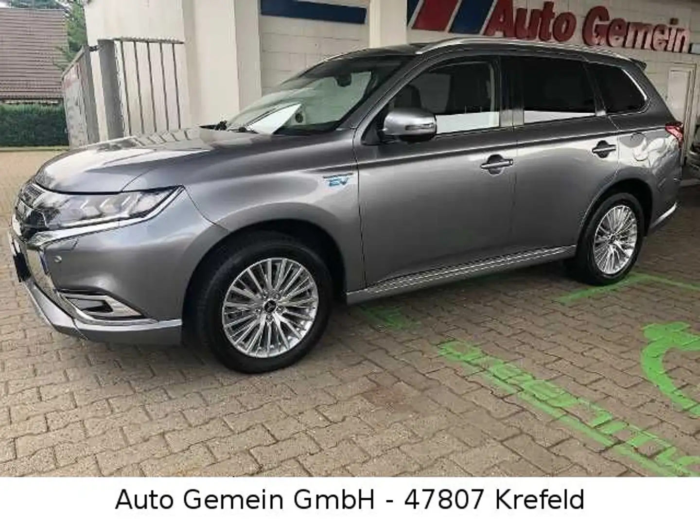 Mitsubishi Outlander PLUS mit FA Paket Grau - 1
