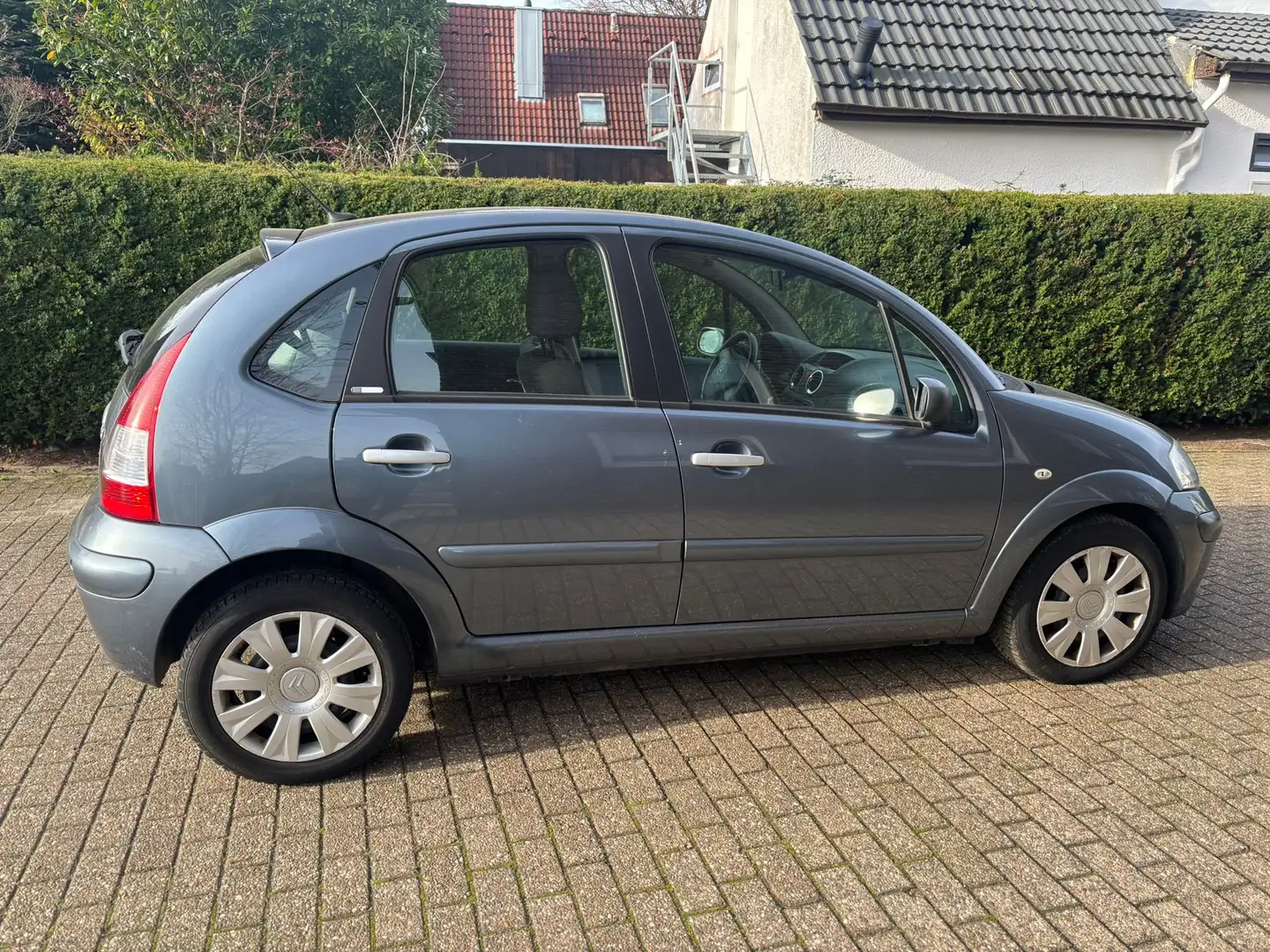 Citroen C3 1.4 Exclusive (100Tkm) Tüv Neu Gris - 2