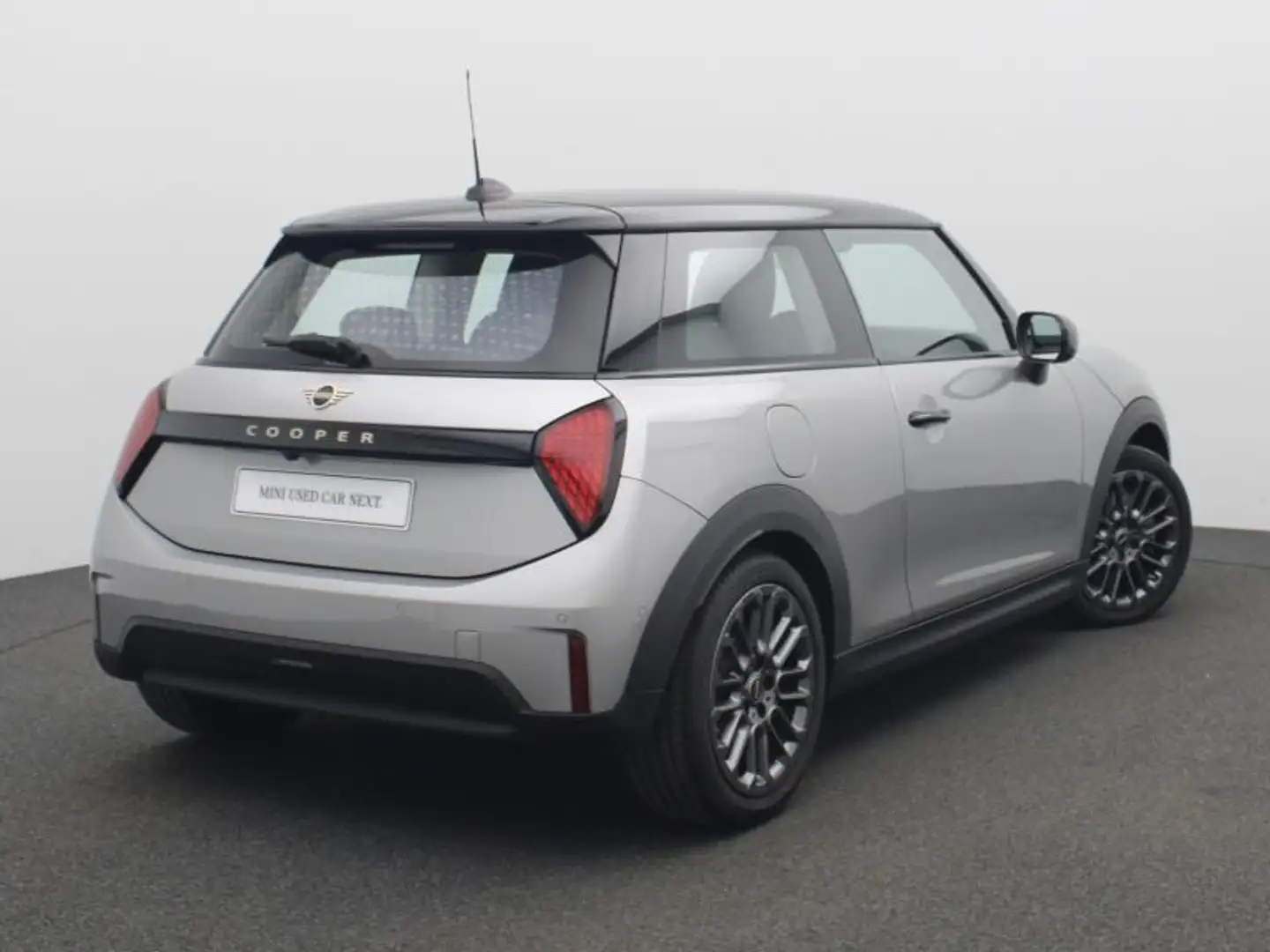 MINI Cooper NEW MODEL - automaat - navi Grau - 2