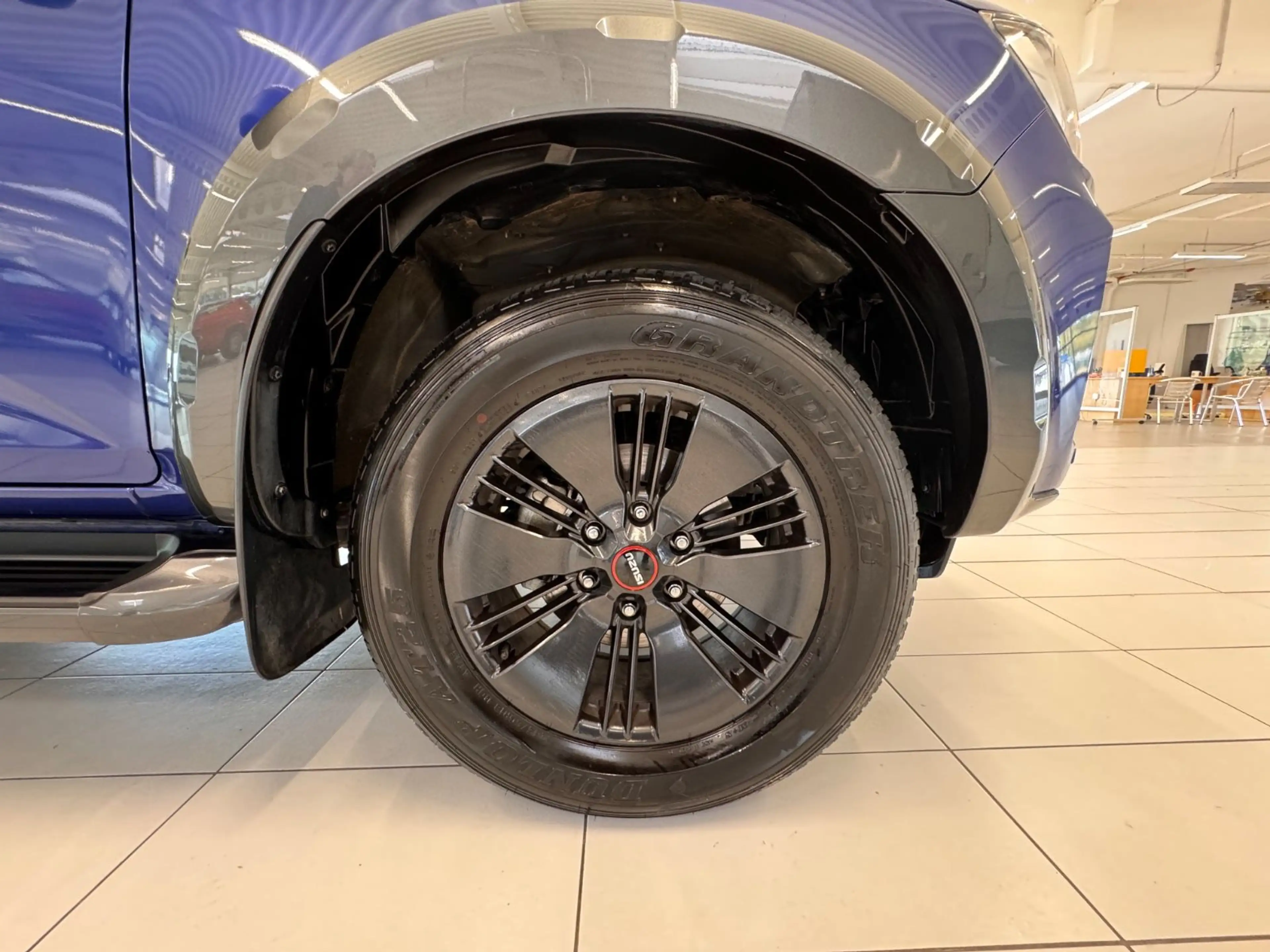 Isuzu D-Max Double Cab 4WD V-CROSS — photo 11