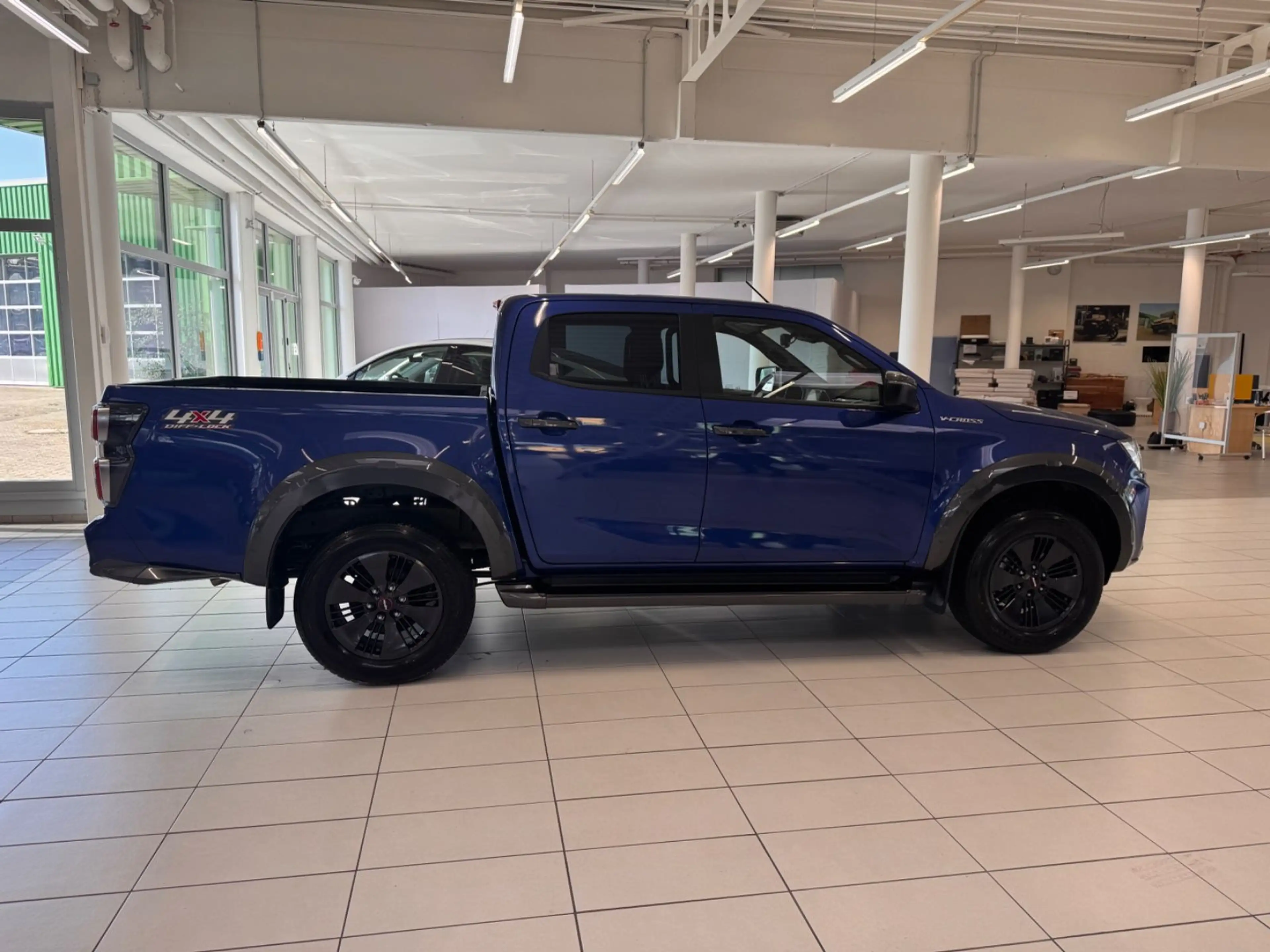 Isuzu D-Max Double Cab 4WD V-CROSS — photo 4