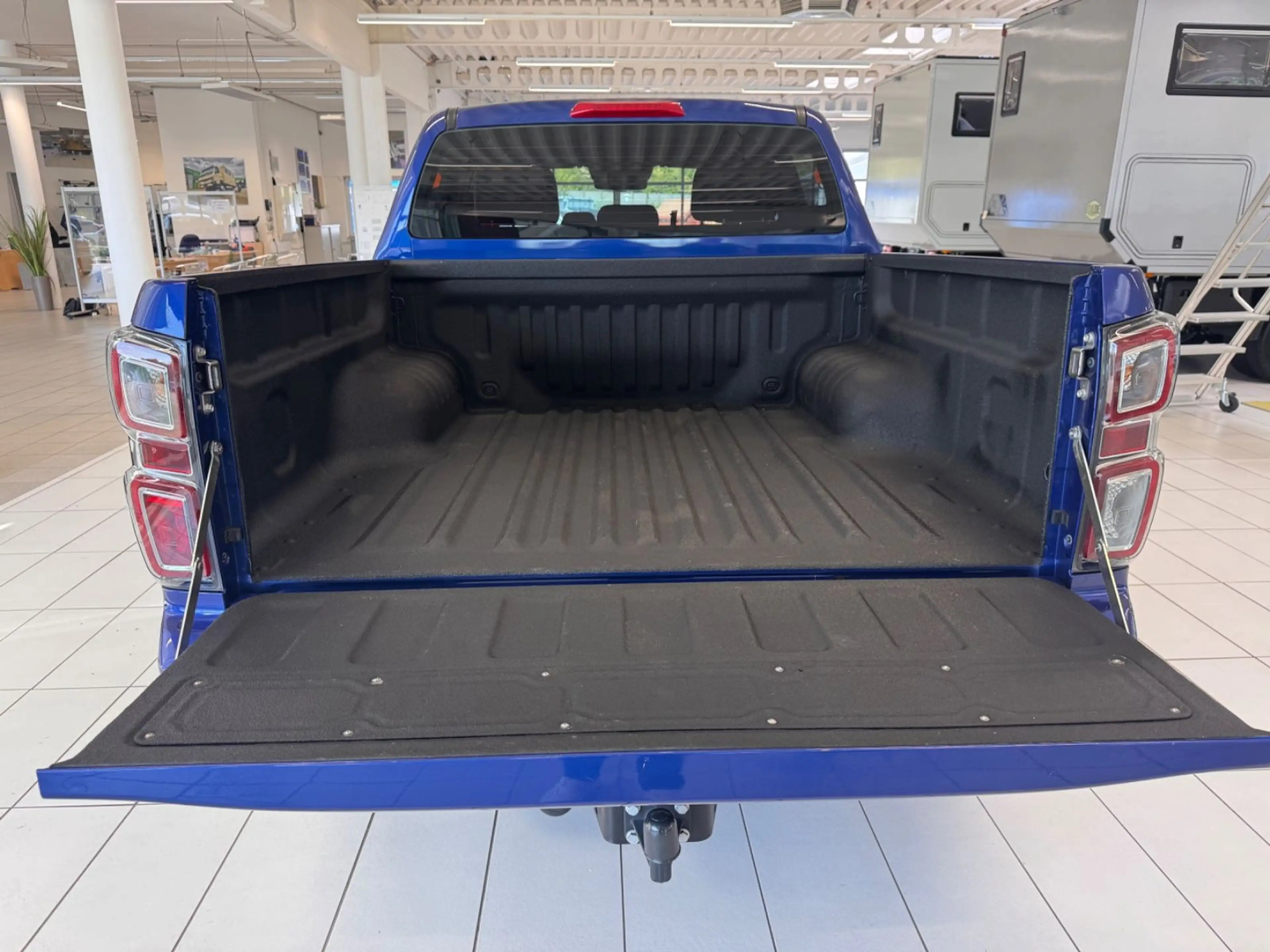 Isuzu D-Max Double Cab 4WD V-CROSS — photo 6