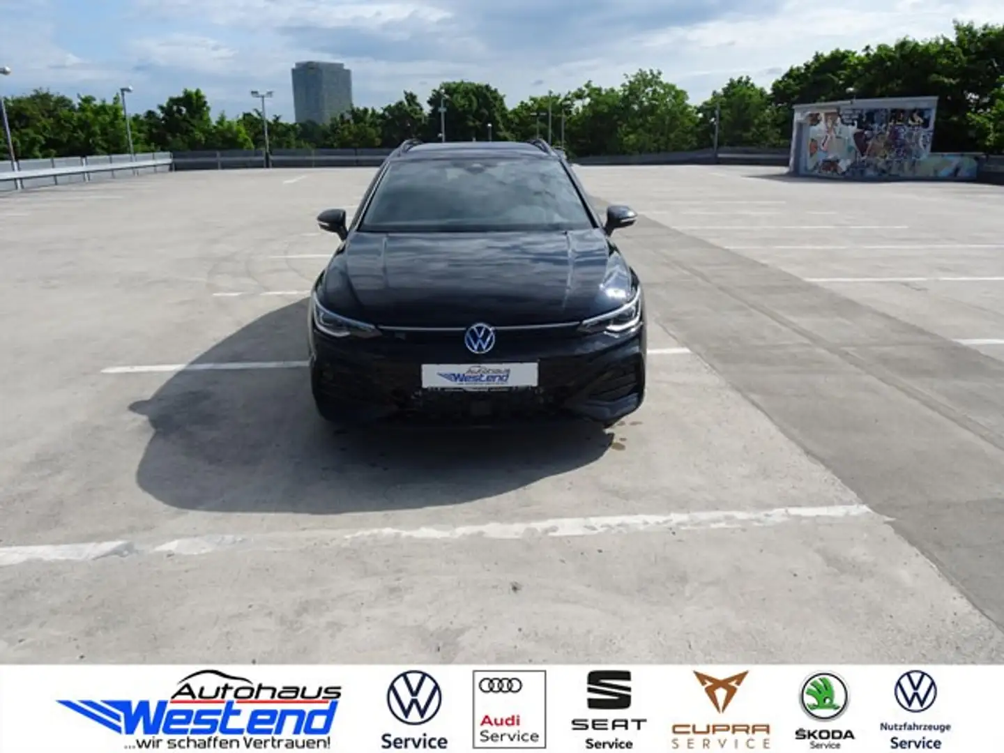 Volkswagen Golf Var. R-Line 1.5l TSI 110kW DSG LED Navi Klima Schwarz - 1