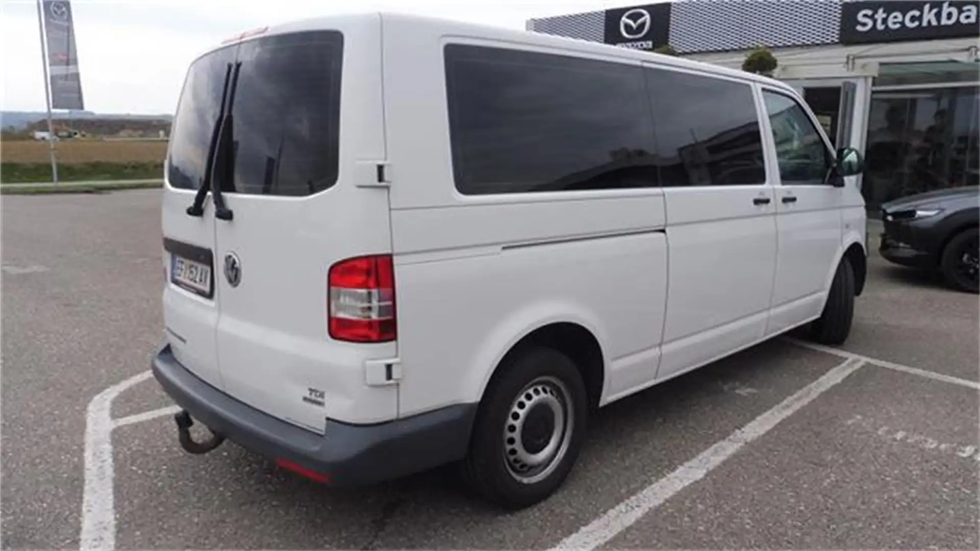 Volkswagen T5 Kombi Diesel (7H) Kombi LR 2,0 TDI BMT D-PF Biały - 2