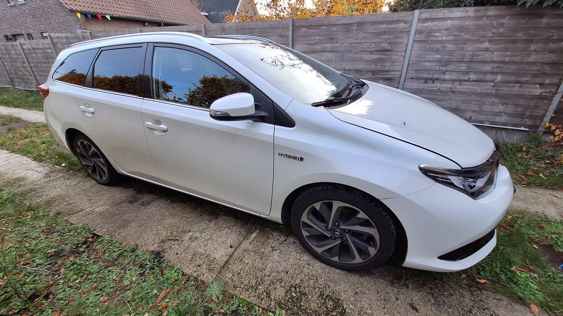 Toyota Auris Auris 1.8 VVT-i Hybrid Autom. Wagon Sports Dynamic Blanc - 2